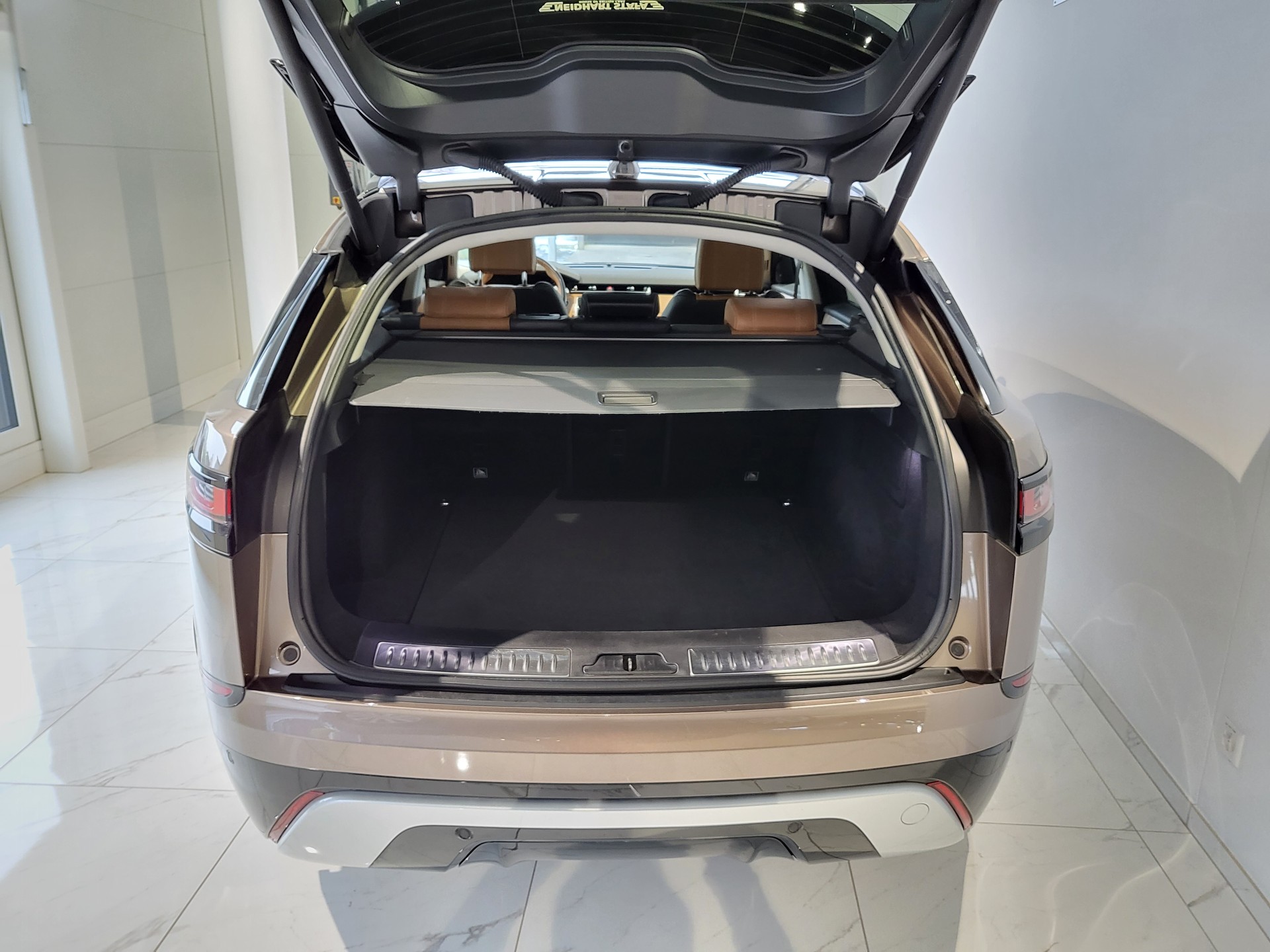 LAND ROVER Range Rover Velar P 380 SE Automatic-image-2