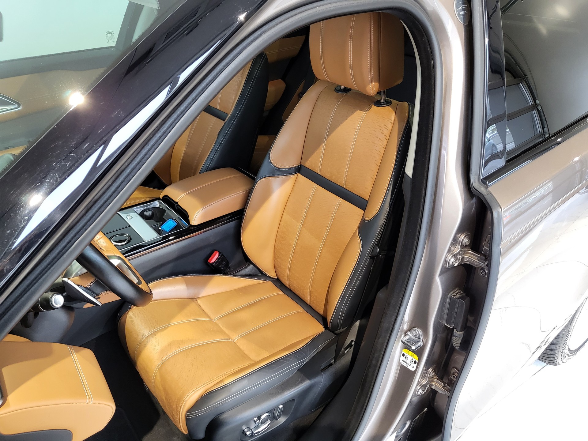 LAND ROVER Range Rover Velar P 380 SE Automatic-image-5