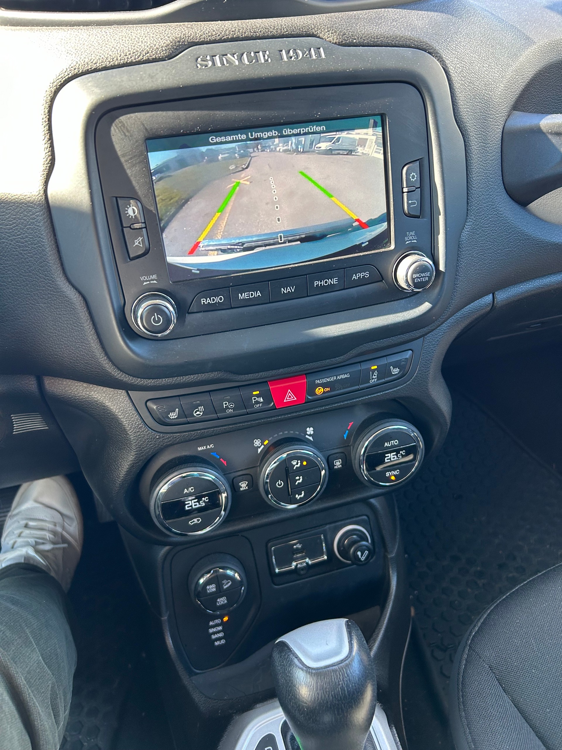 JEEP Renegade 2.0 CRD Freedom Edition AWD 9ATX-showroom-element-3