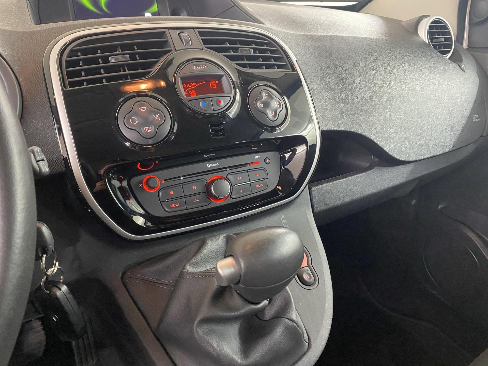 RENAULT Kangoo 1.2 16V Turbo Swiss Edition EDC-image-9