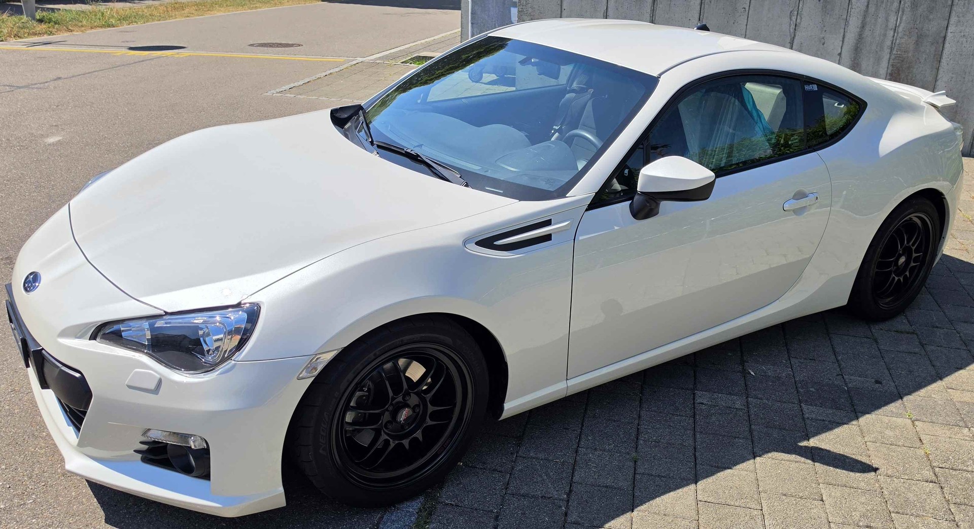 SUBARU BRZ 2.0R-image-1