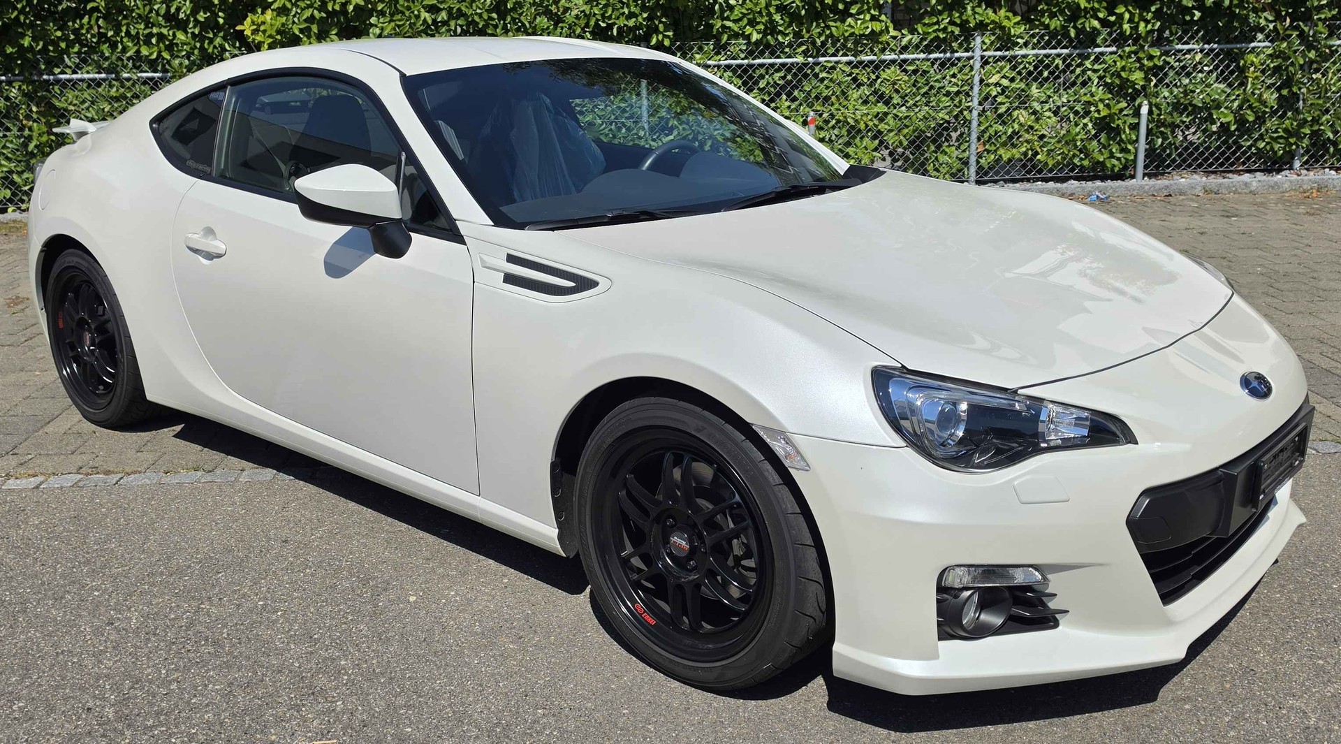 SUBARU BRZ 2.0R-image-0