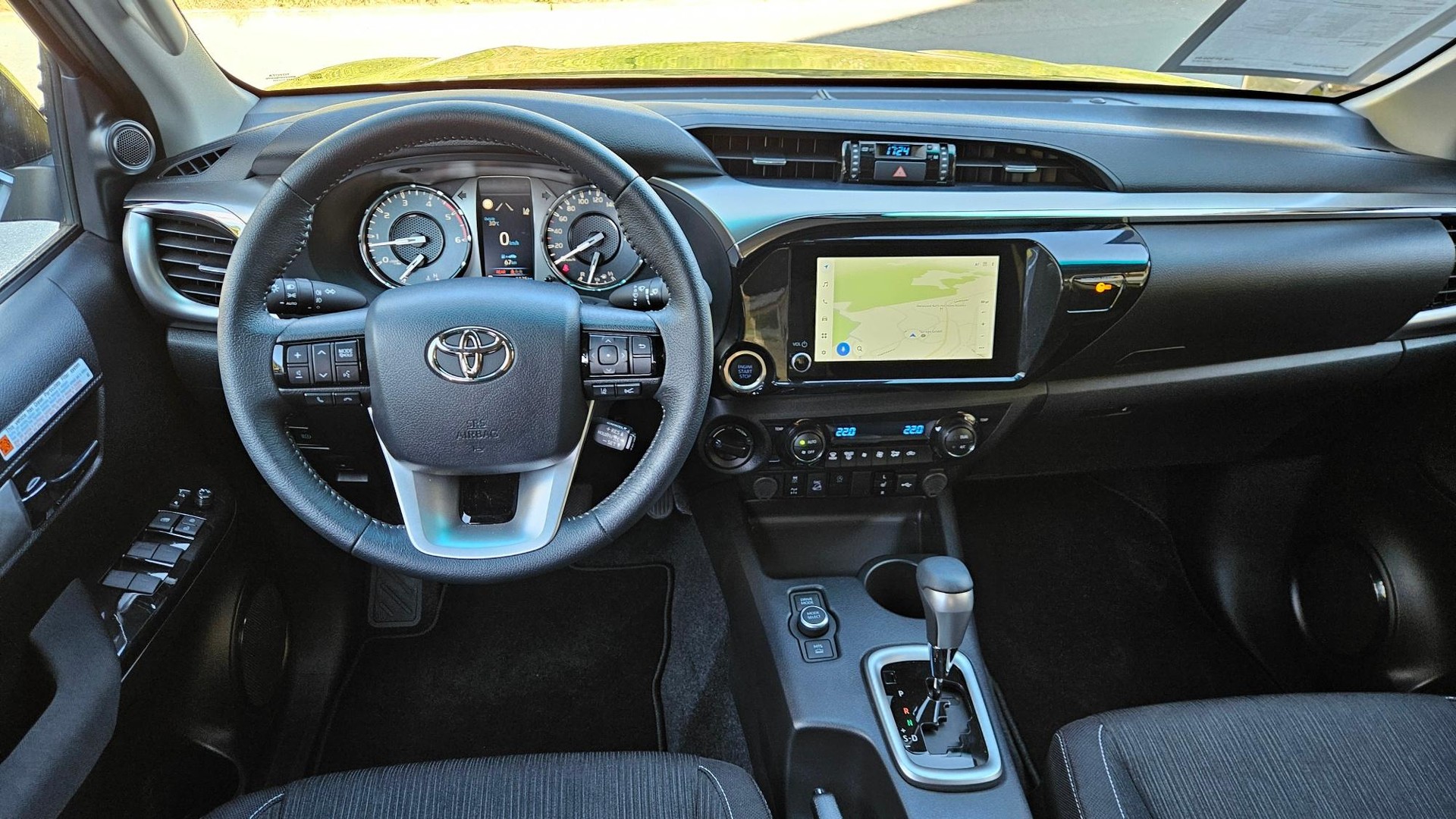 TOYOTA Hilux Double Cab.-Pick-up 2.8 D-4D 204 Premium-image-8