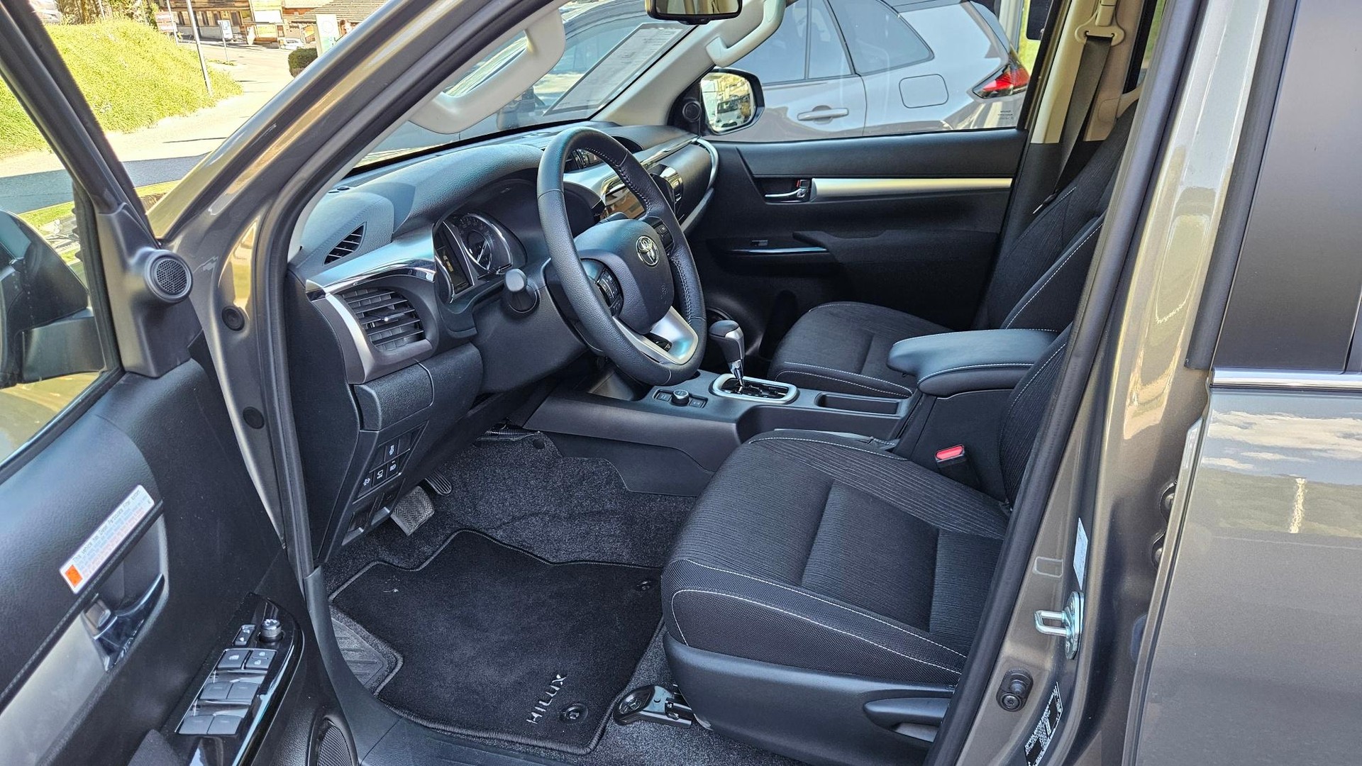 TOYOTA Hilux Double Cab.-Pick-up 2.8 D-4D 204 Premium-image-7