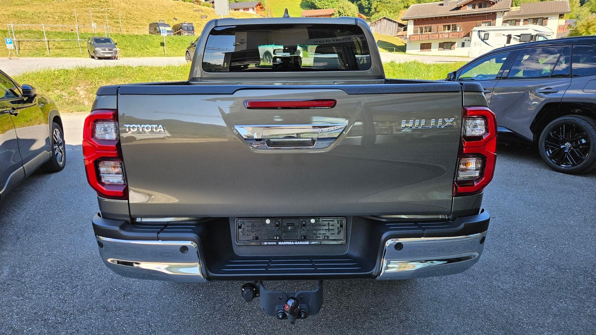 TOYOTA Hilux Double Cab.-Pick-up 2.8 D-4D 204 Premium-image-4