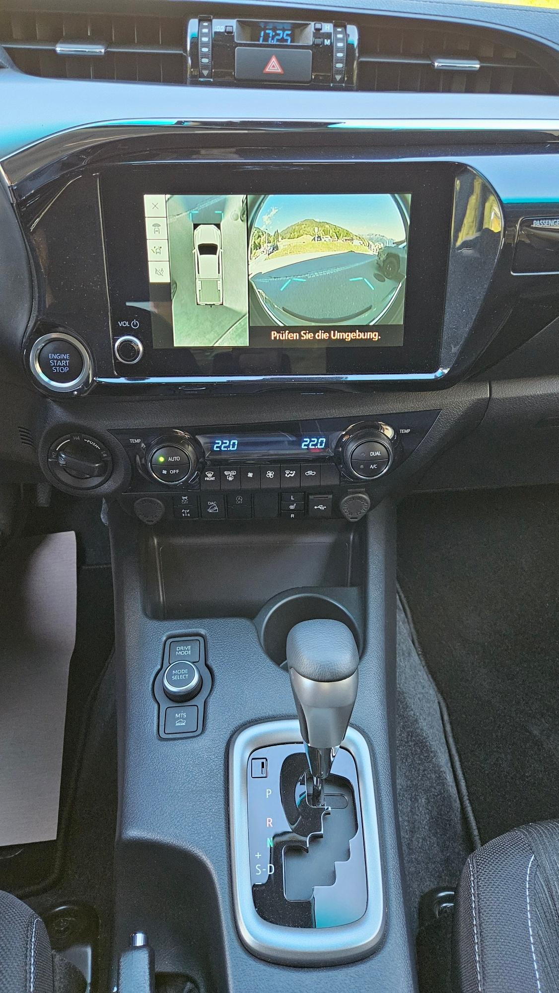 TOYOTA Hilux Double Cab.-Pick-up 2.8 D-4D 204 Premium-image-10