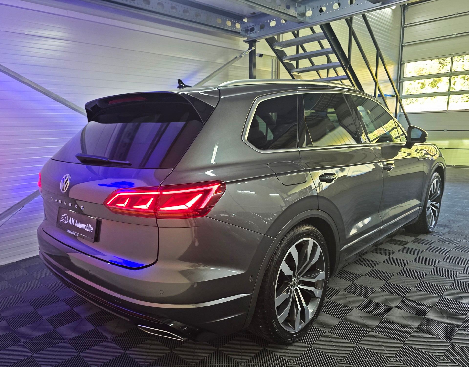 VW Touareg 3.0 TDI R Line Tiptronic-image-4