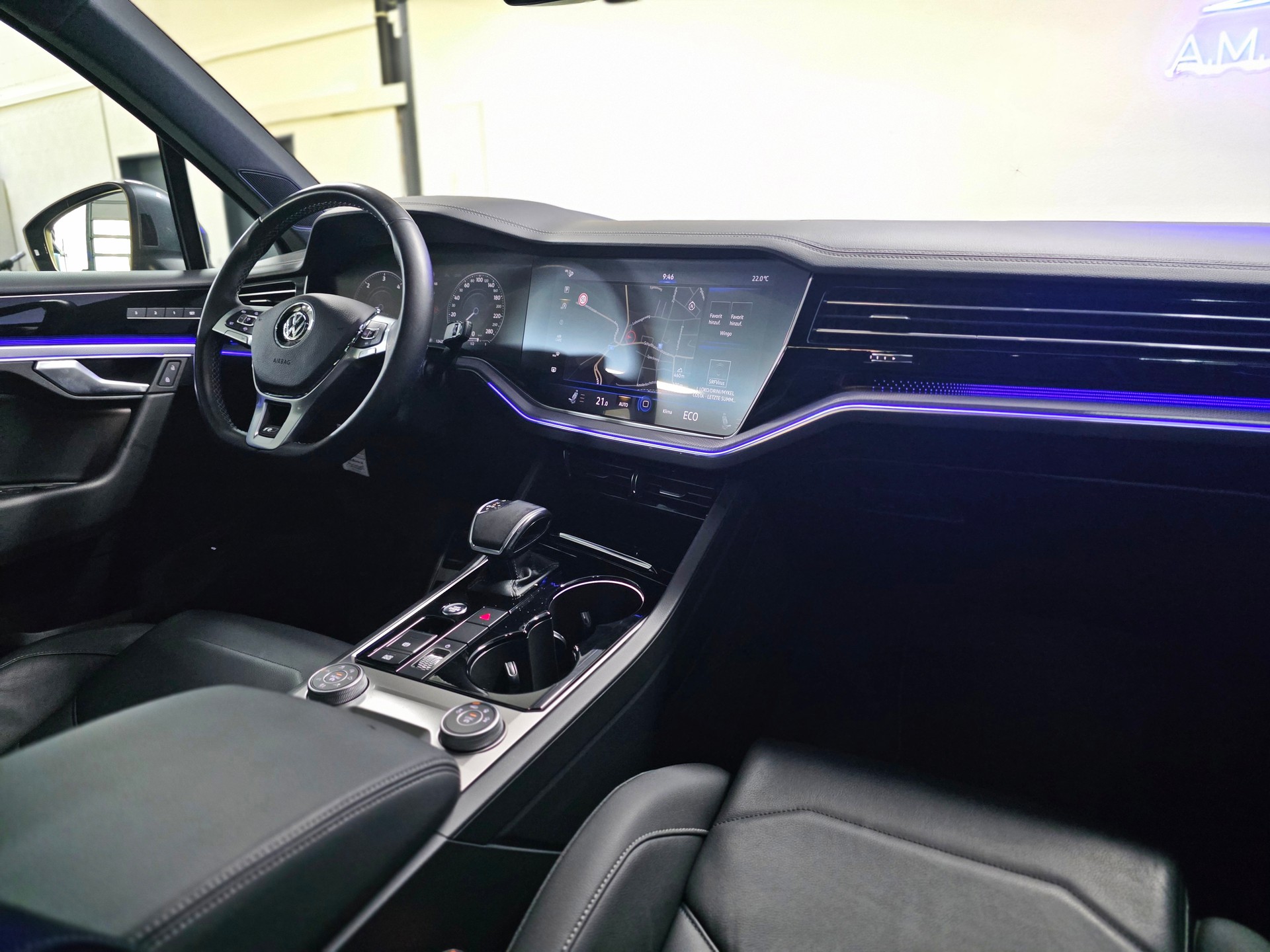 VW Touareg 3.0 TDI R Line Tiptronic-image-17