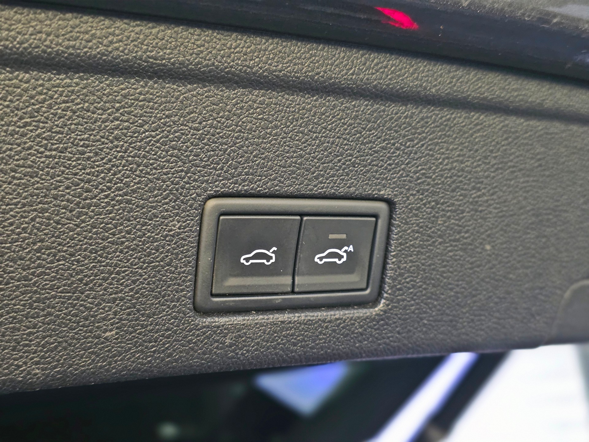 VW Touareg 3.0 TDI R Line Tiptronic-image-22