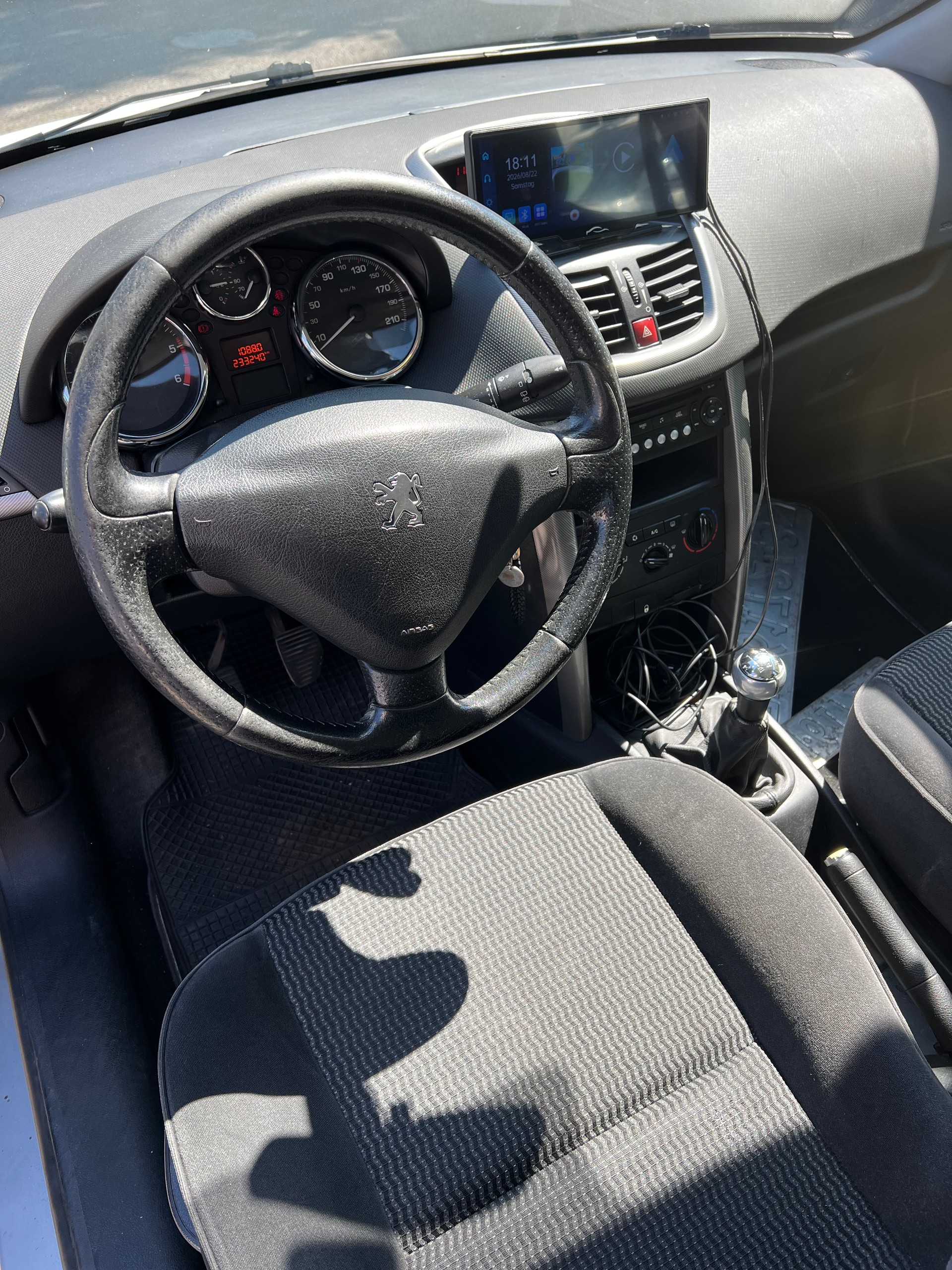 PEUGEOT 207 1.6 HDI XS-image-5