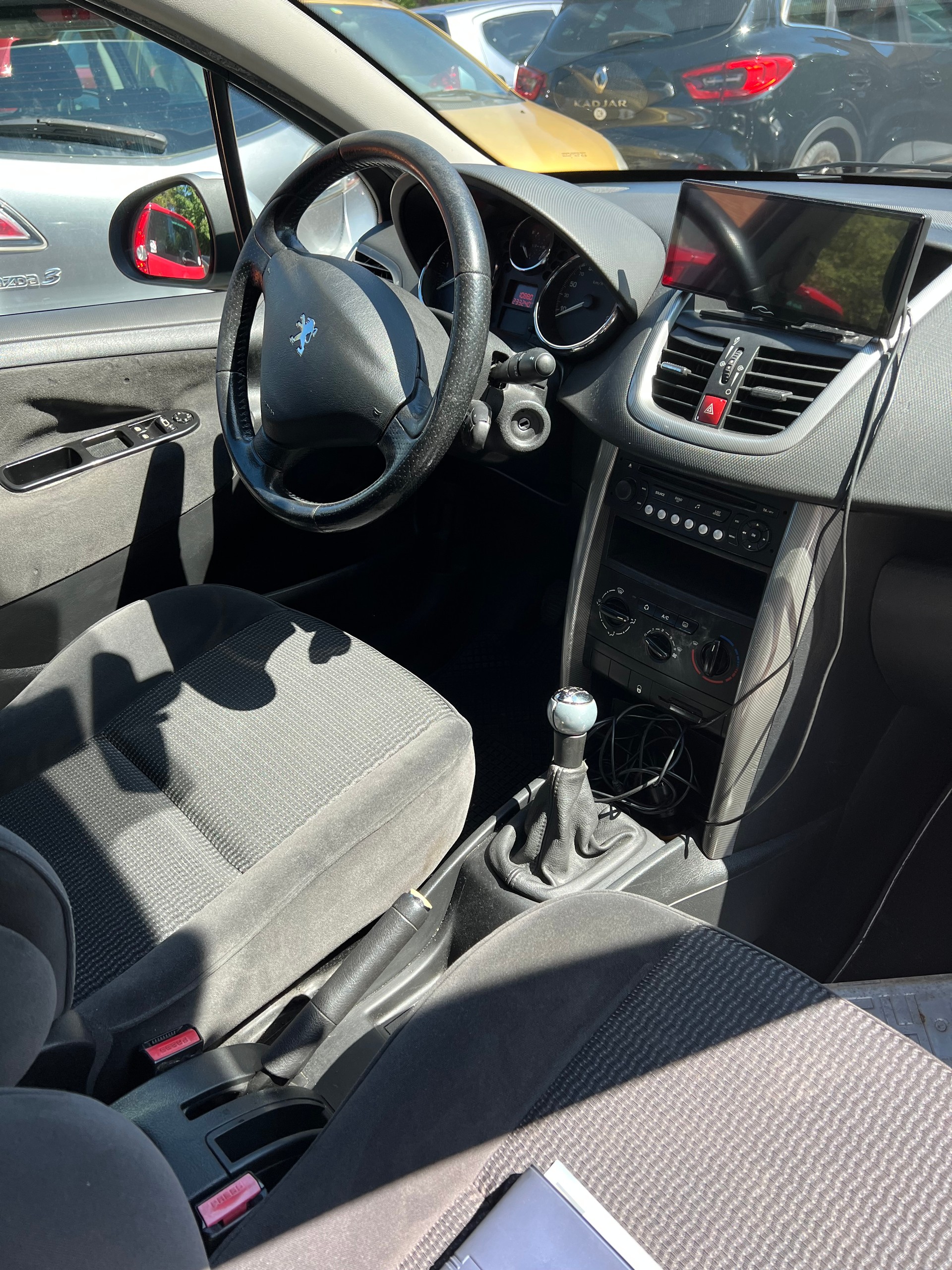 PEUGEOT 207 1.6 HDI XS-image-6
