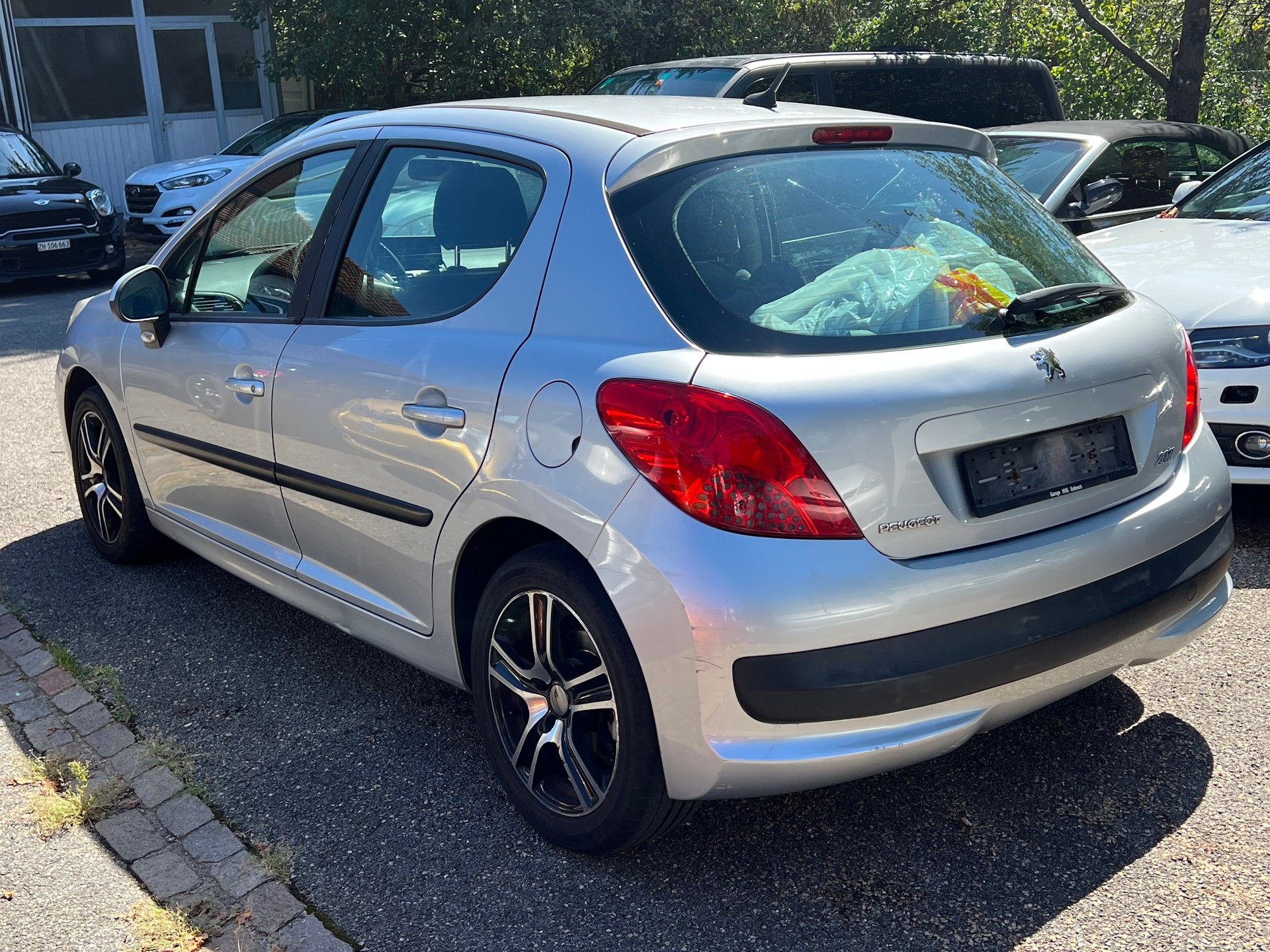 PEUGEOT 207 1.6 HDI XS-image-3