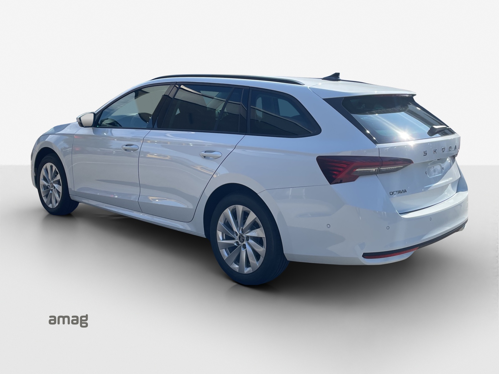 SKODA Octavia Combi 2.0 TDI DSG Selection-image-2