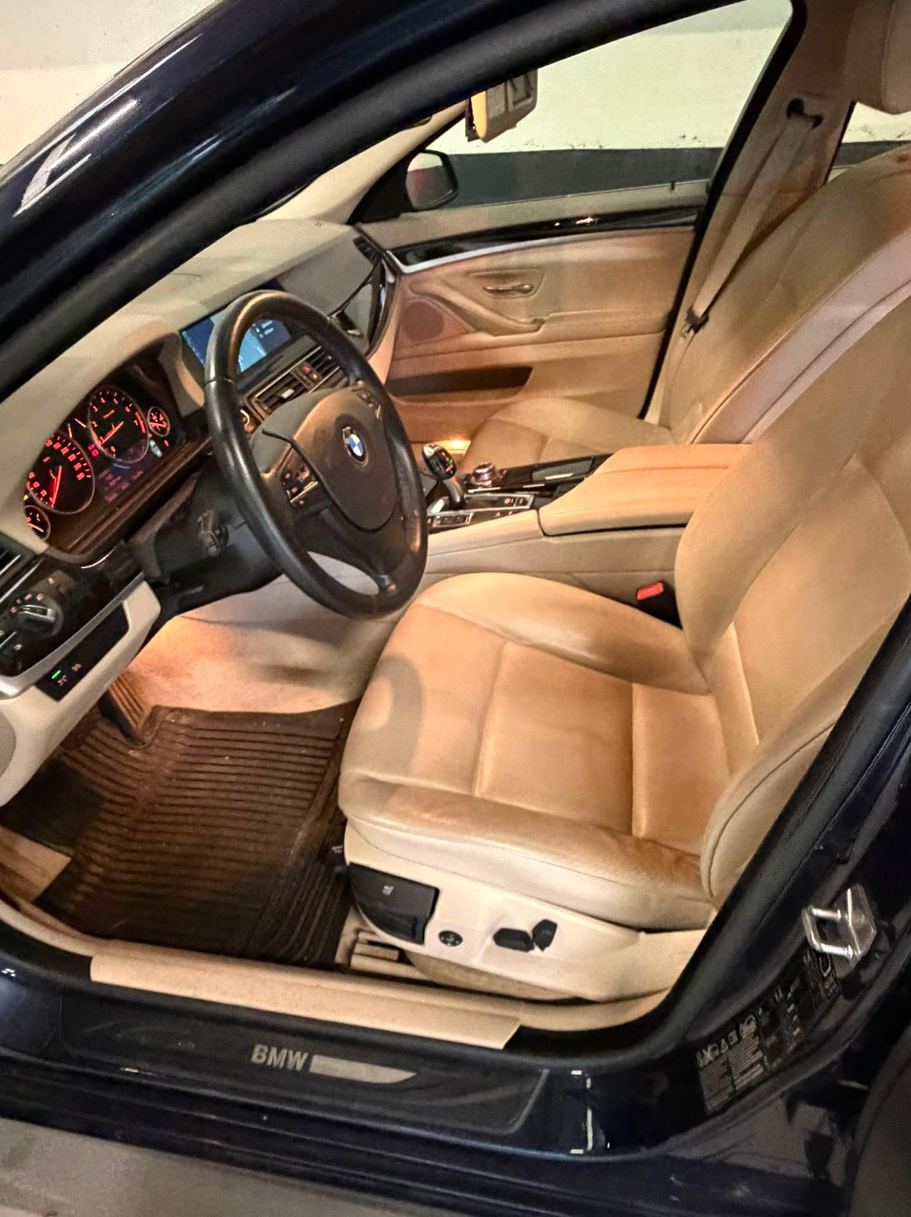 BMW 528i xDrive Touring-image-5