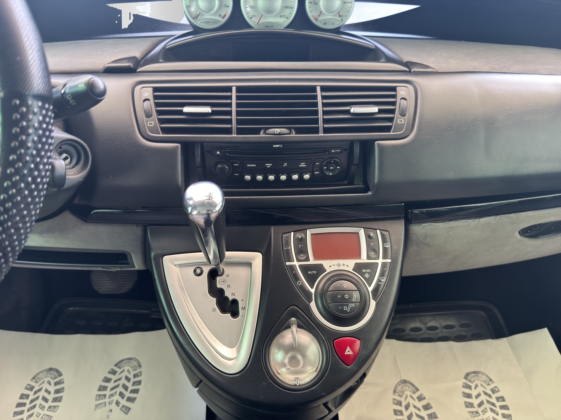 CITROEN C8 2.0 16V Exclusive-image-10