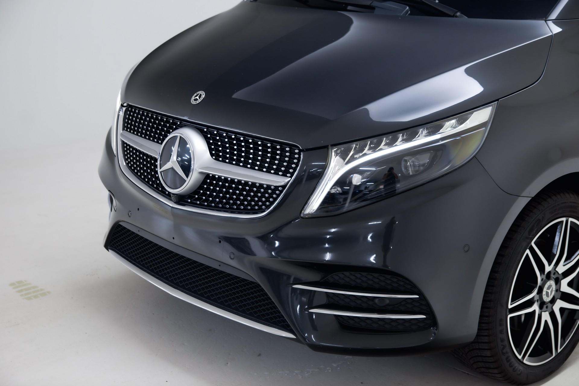 MERCEDES-BENZ V 300 d lang Avantgarde 4Matic 9G-Tronic-image-12