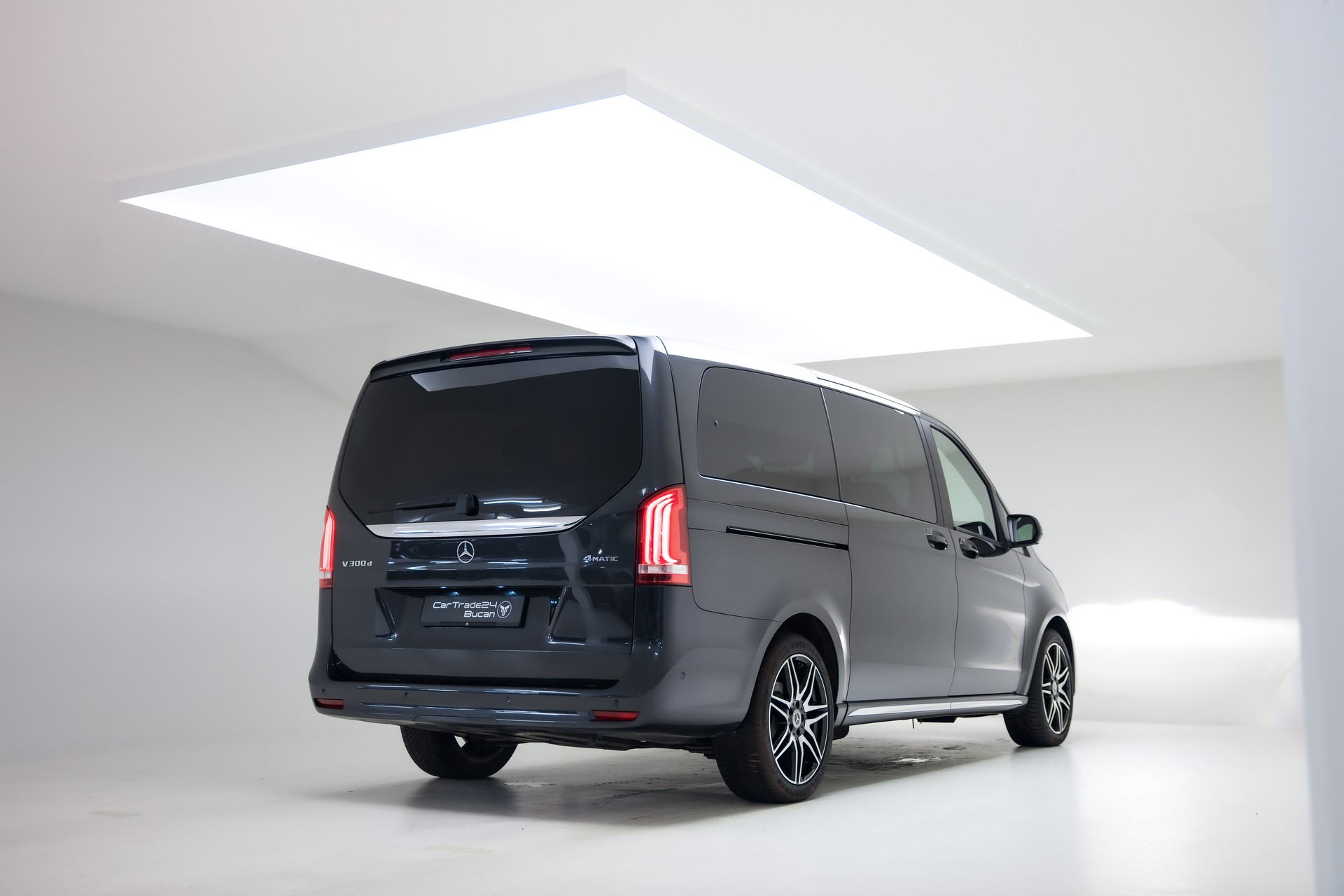 MERCEDES-BENZ V 300 d lang Avantgarde 4Matic 9G-Tronic-image-1