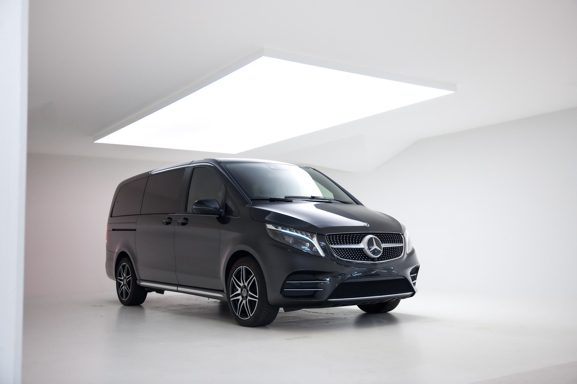 MERCEDES-BENZ V 300 d lang Avantgarde 4Matic 9G-Tronic-image-6