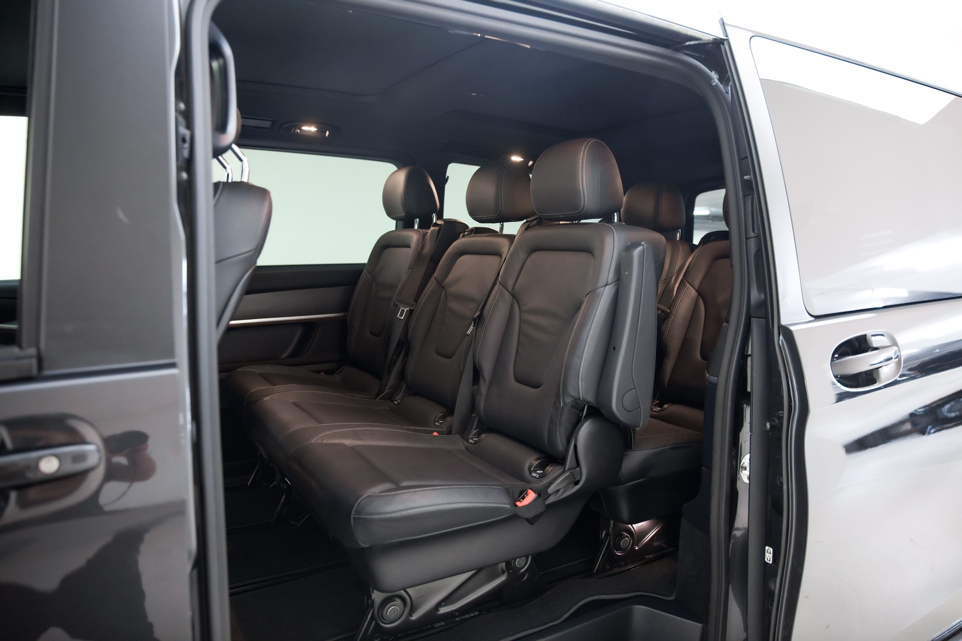 MERCEDES-BENZ V 300 d lang Avantgarde 4Matic 9G-Tronic-image-23