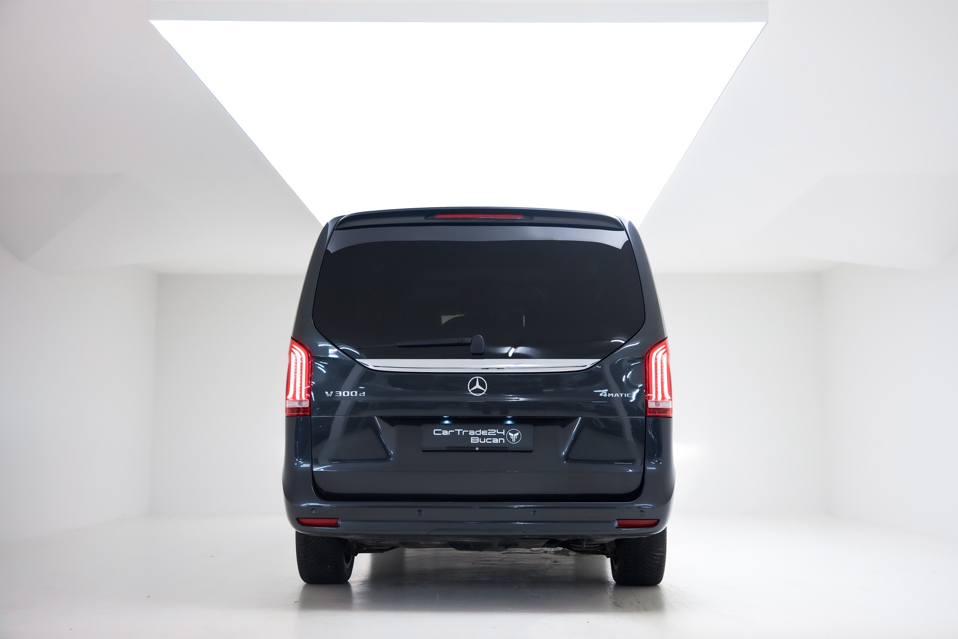 MERCEDES-BENZ V 300 d lang Avantgarde 4Matic 9G-Tronic-image-9