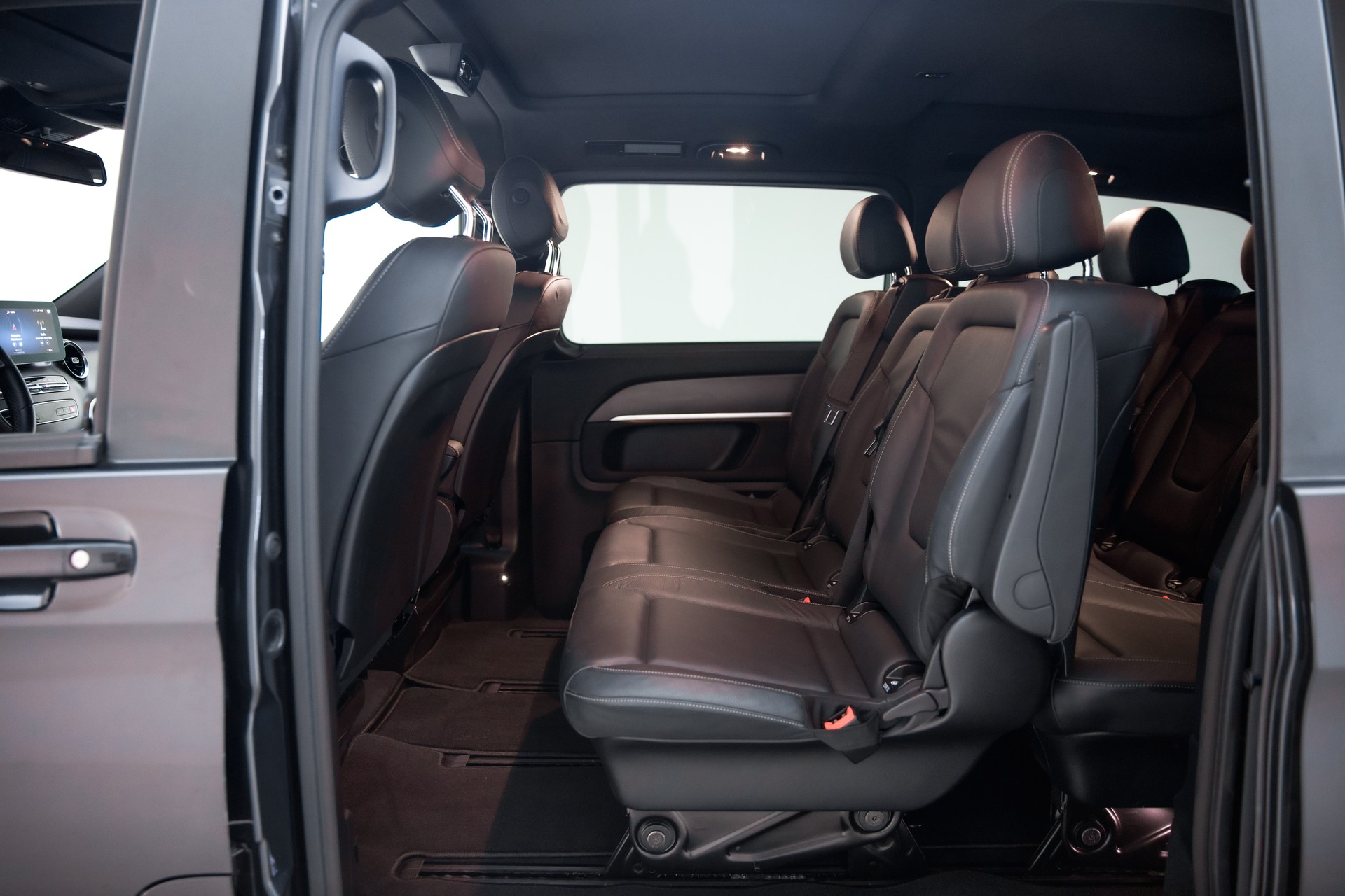 MERCEDES-BENZ V 300 d lang Avantgarde 4Matic 9G-Tronic-image-22