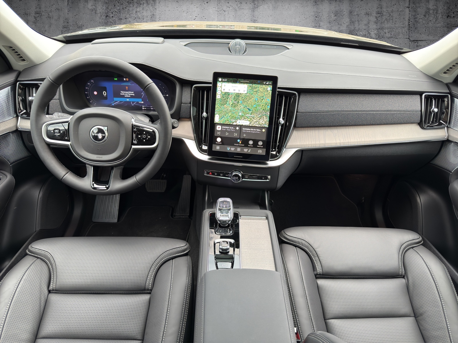 VOLVO XC90 T8 eAWD PluginHybrid Ultra Dark Geartronic-image-13