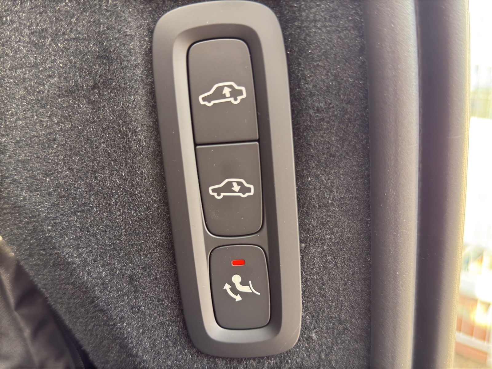 VOLVO XC90 T8 eAWD PluginHybrid Ultra Dark Geartronic-image-27