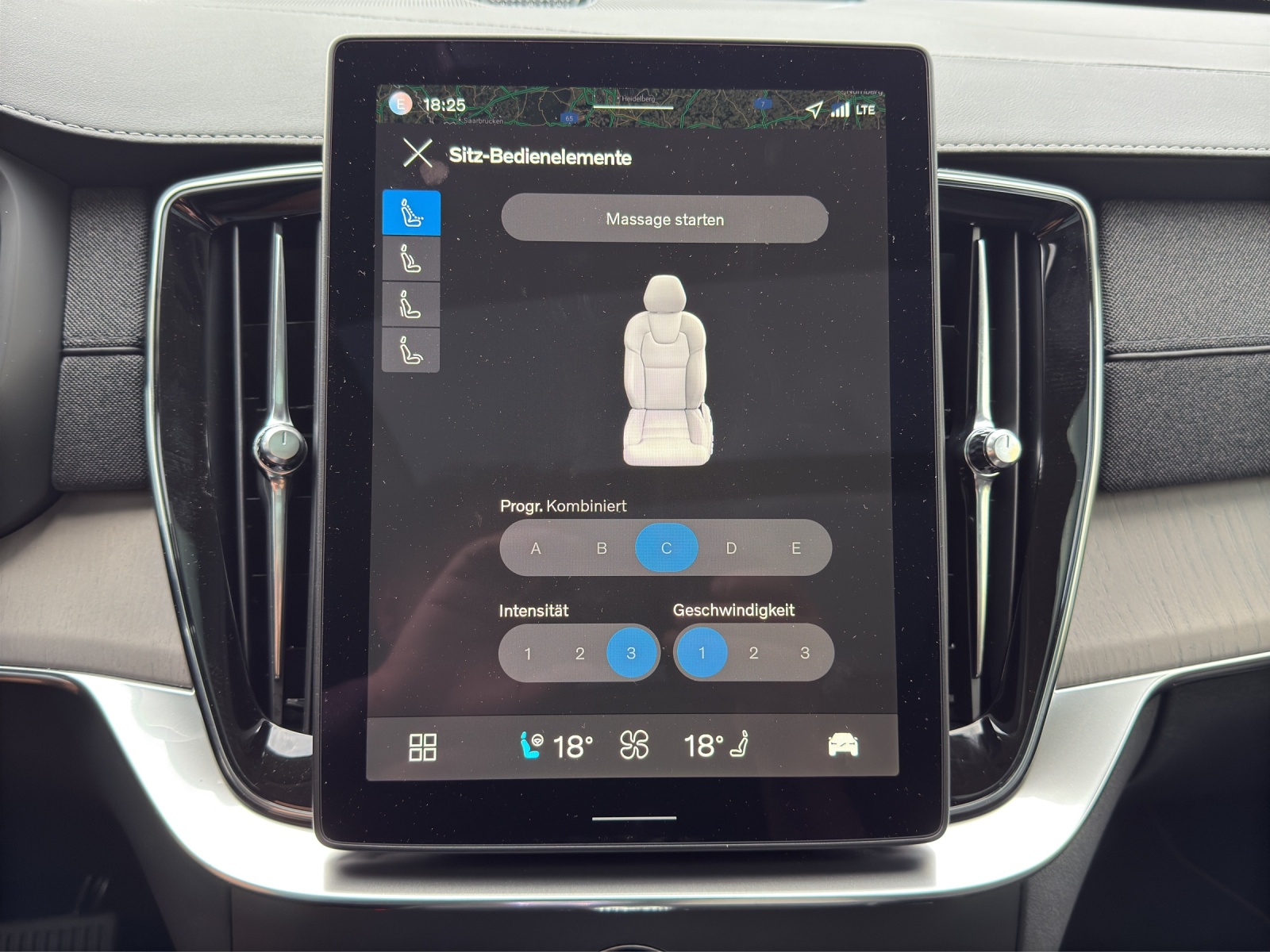 VOLVO XC90 T8 eAWD PluginHybrid Ultra Dark Geartronic-image-15