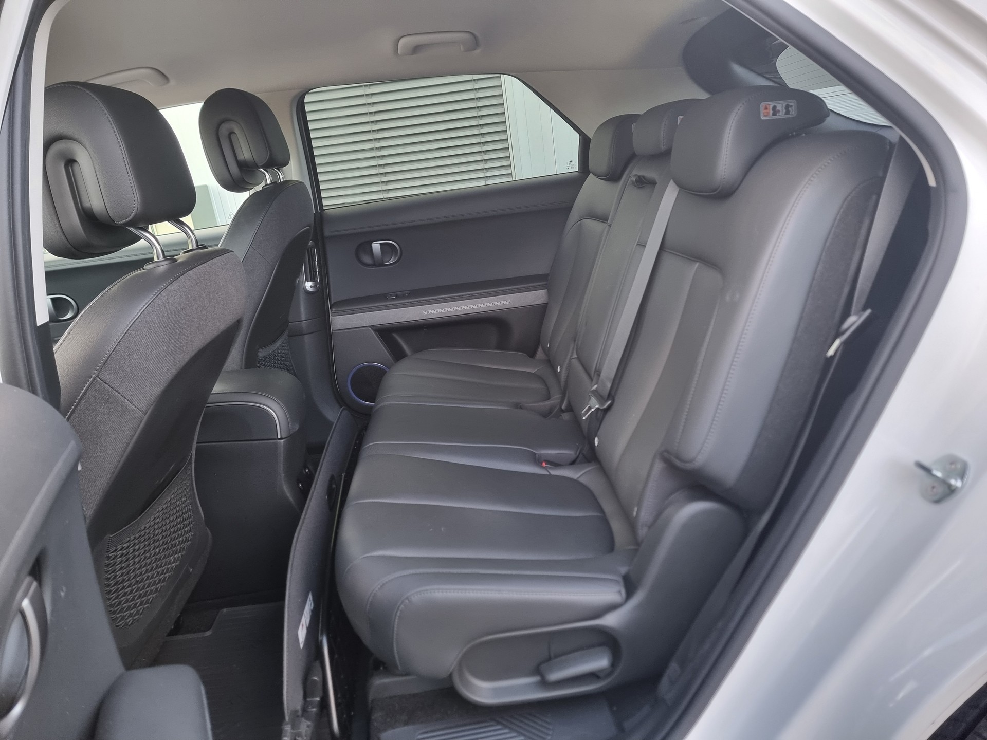 HYUNDAI Ioniq 5 84 kWh Amplia 2WD-image-9