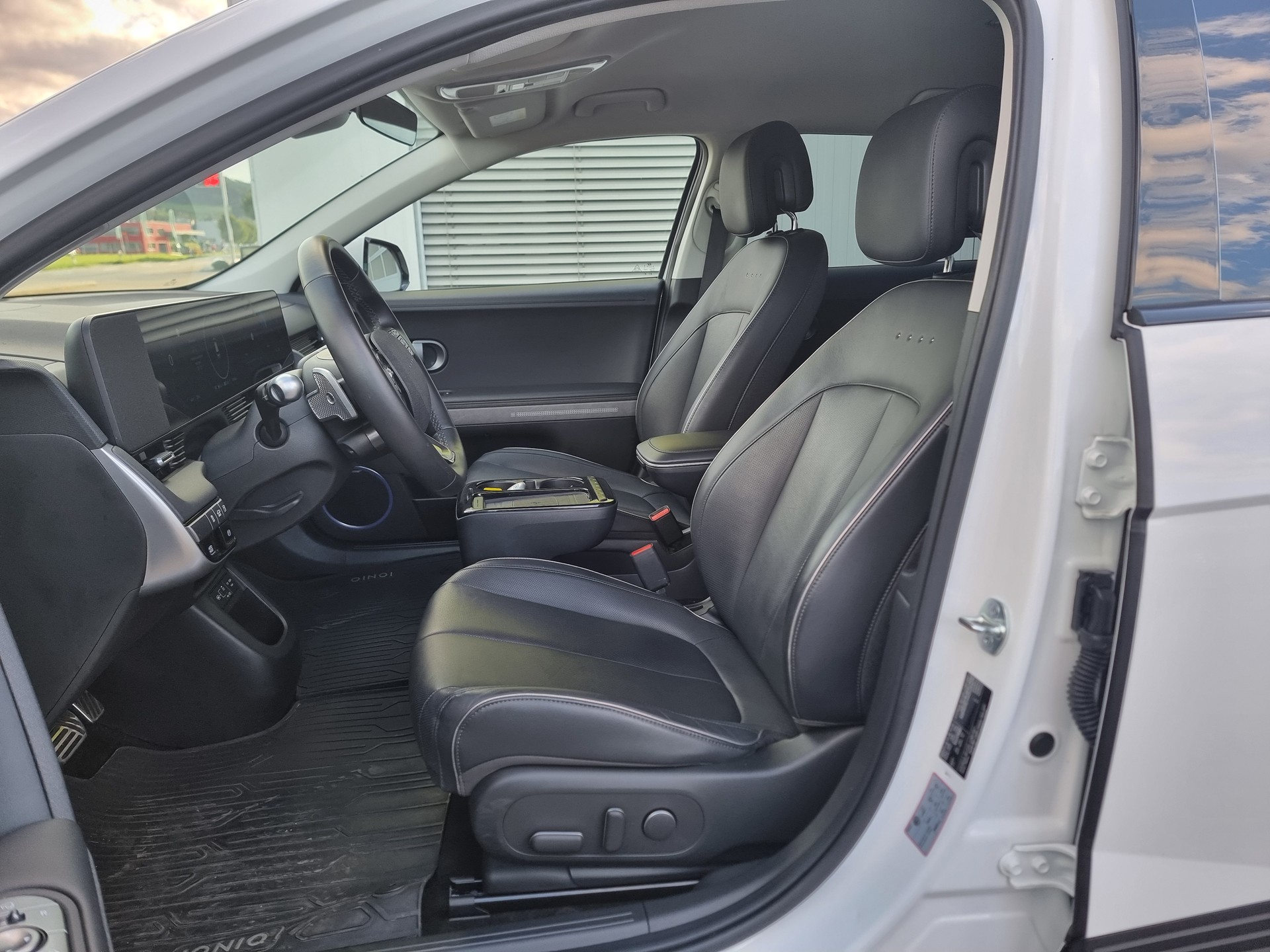 HYUNDAI Ioniq 5 84 kWh Amplia 2WD-image-8