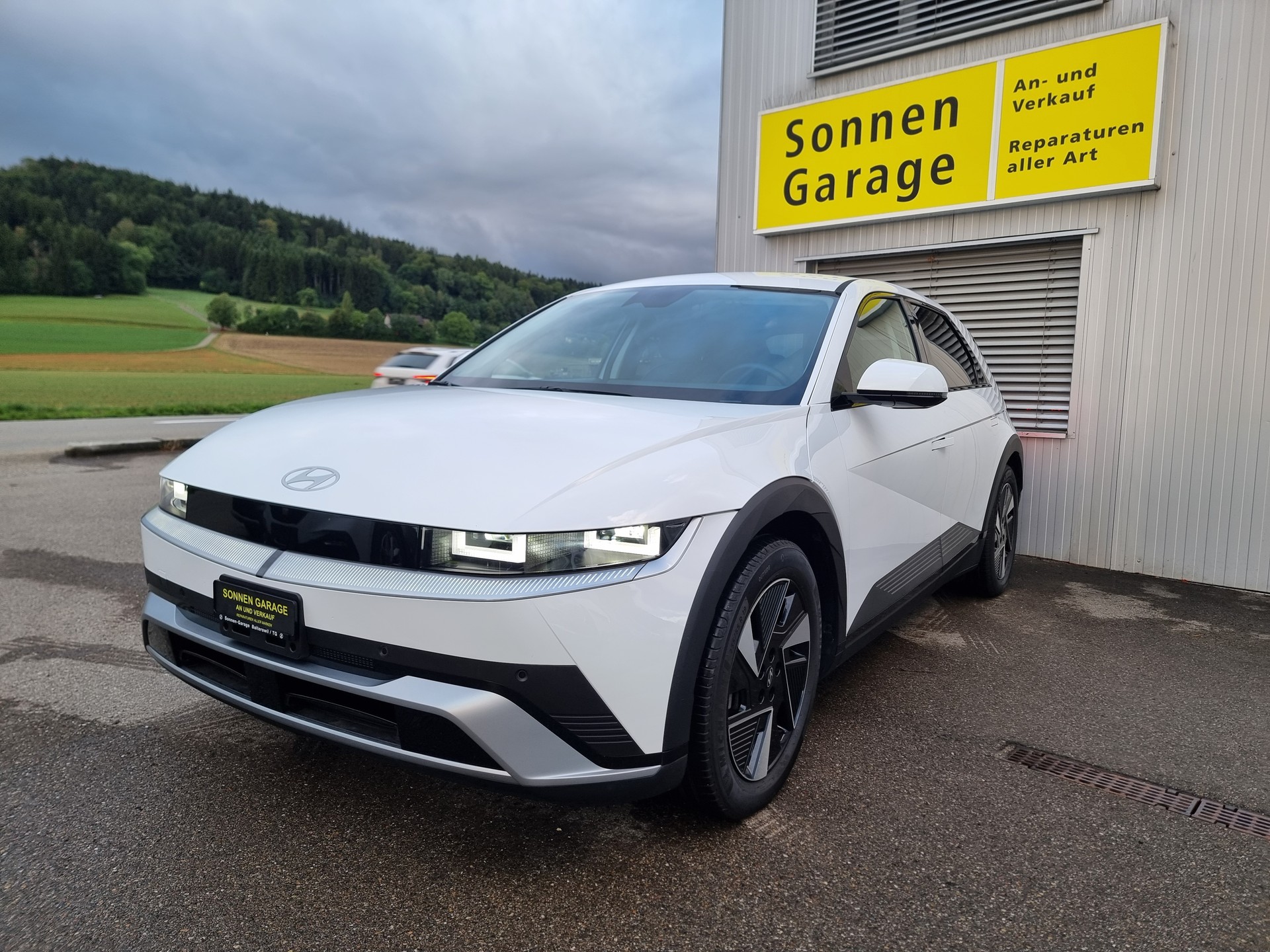 HYUNDAI Ioniq 5 84 kWh Amplia 2WD-image-2