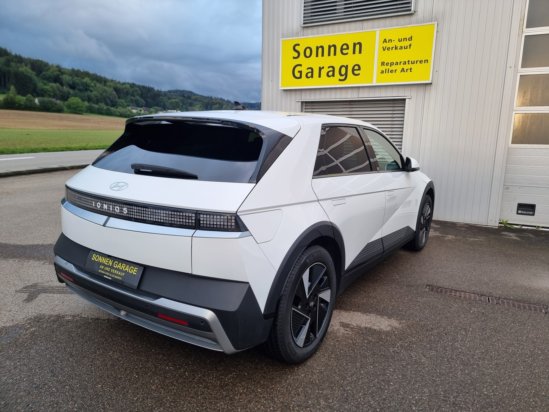 HYUNDAI Ioniq 5 84 kWh Amplia 2WD-image-12