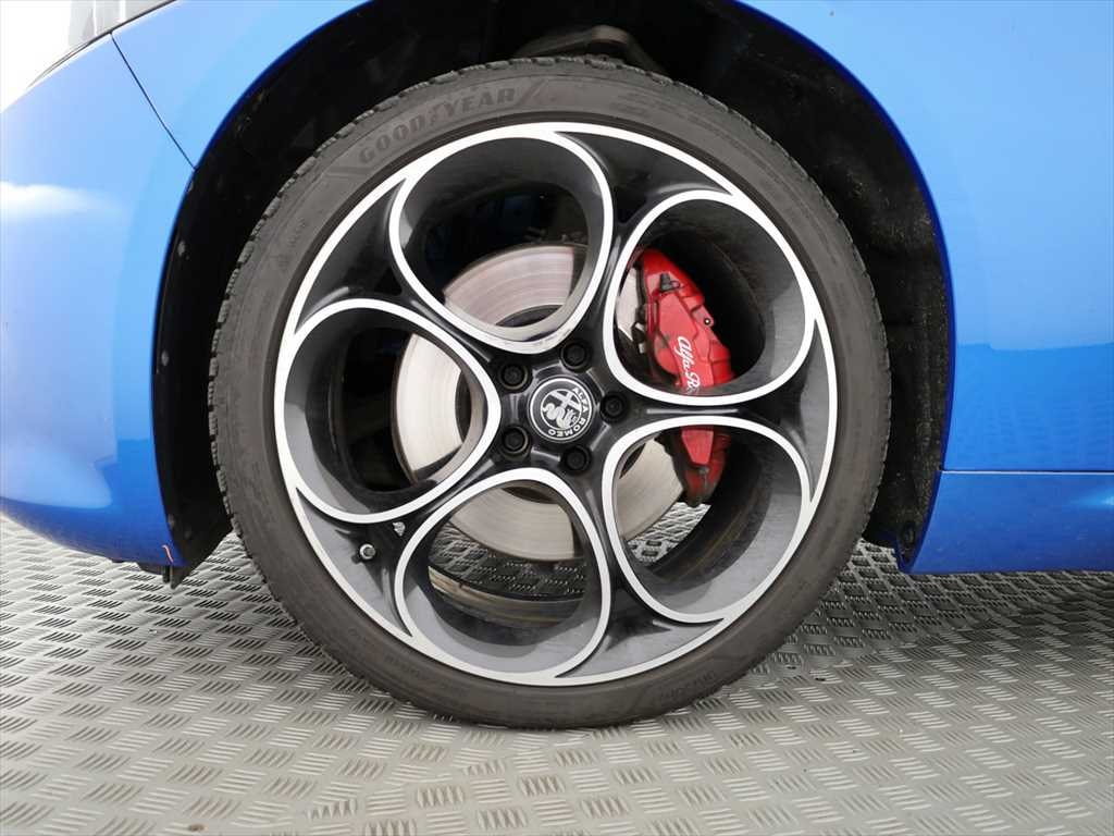ALFA ROMEO Giulia 2.0 Veloce Q4 AT8-image-3