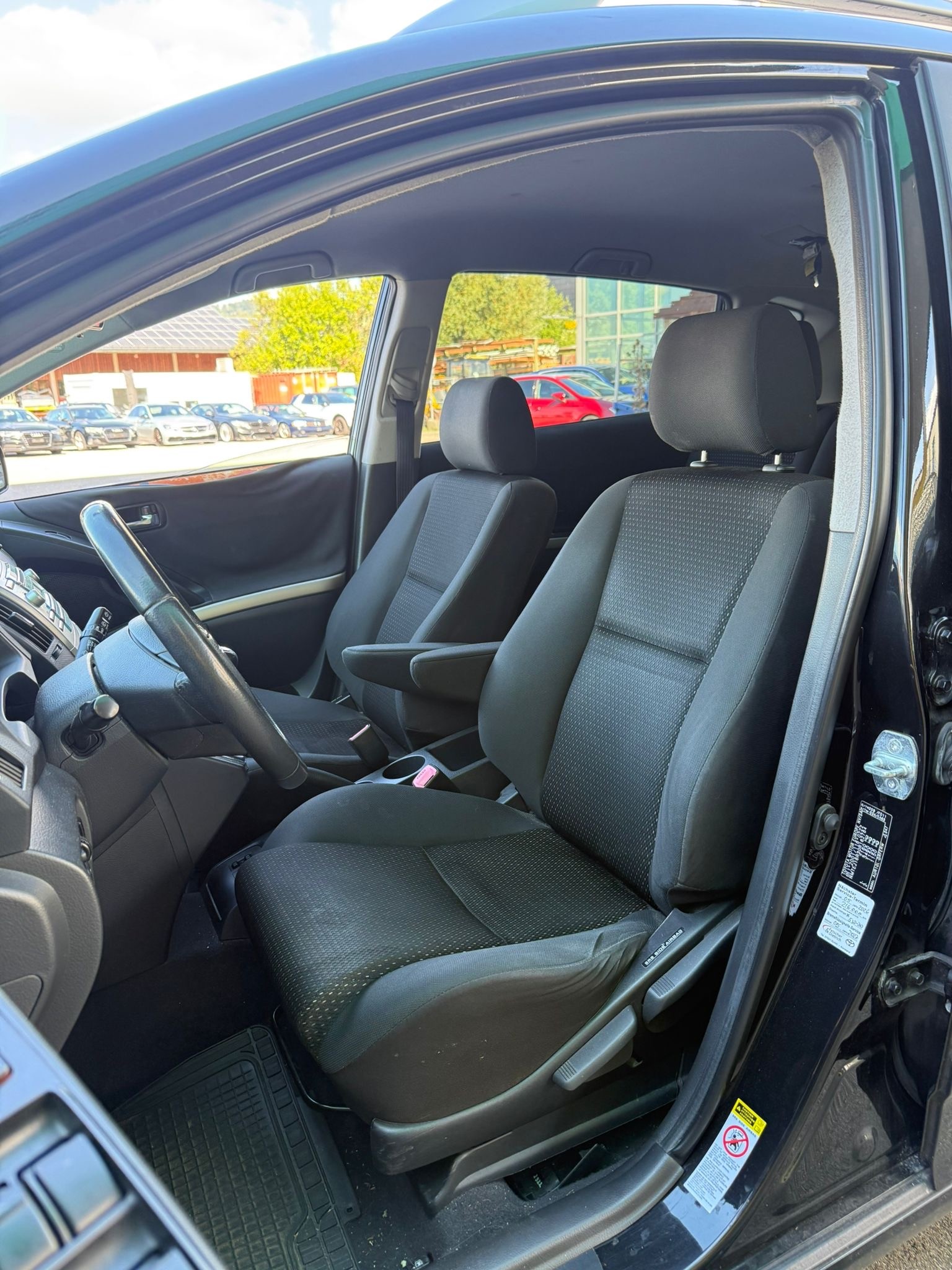 TOYOTA Corolla Verso 2.2 D-4D Linea Terra-image-8