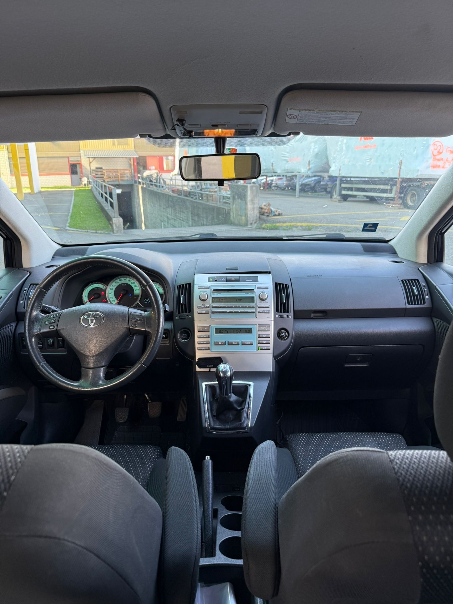 TOYOTA Corolla Verso 2.2 D-4D Linea Terra-image-10