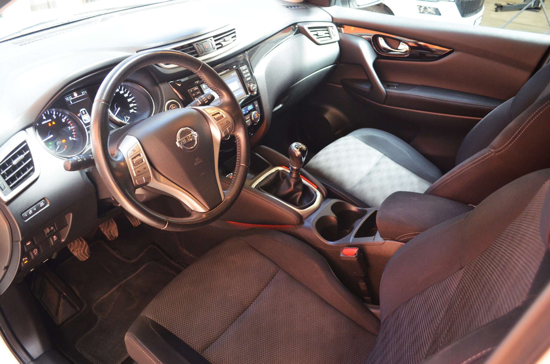NISSAN Qashqai 1.6 DIG-T N-Connecta-image-7