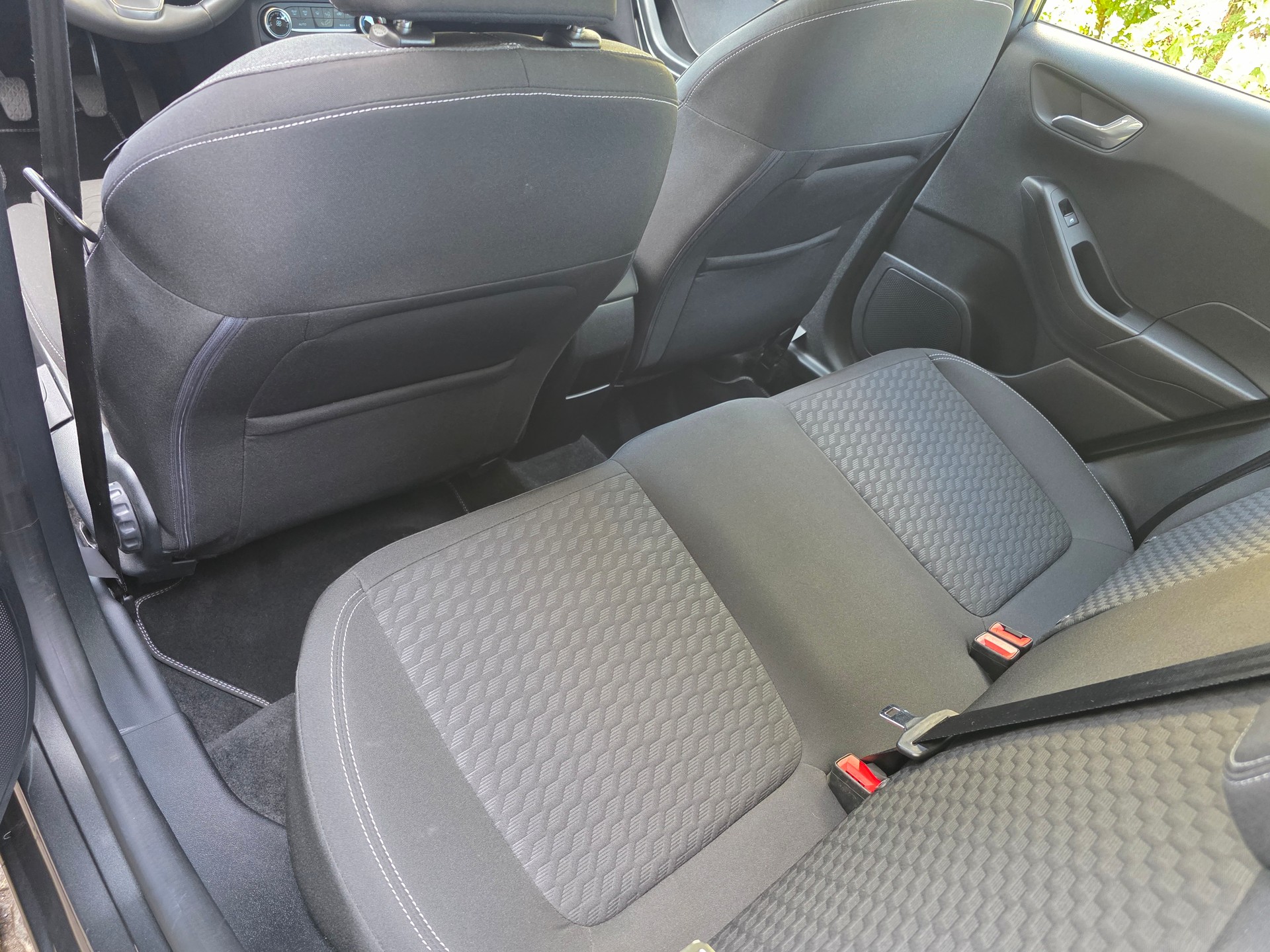 FORD Fiesta 1.0 SCTi Titanium-image-8
