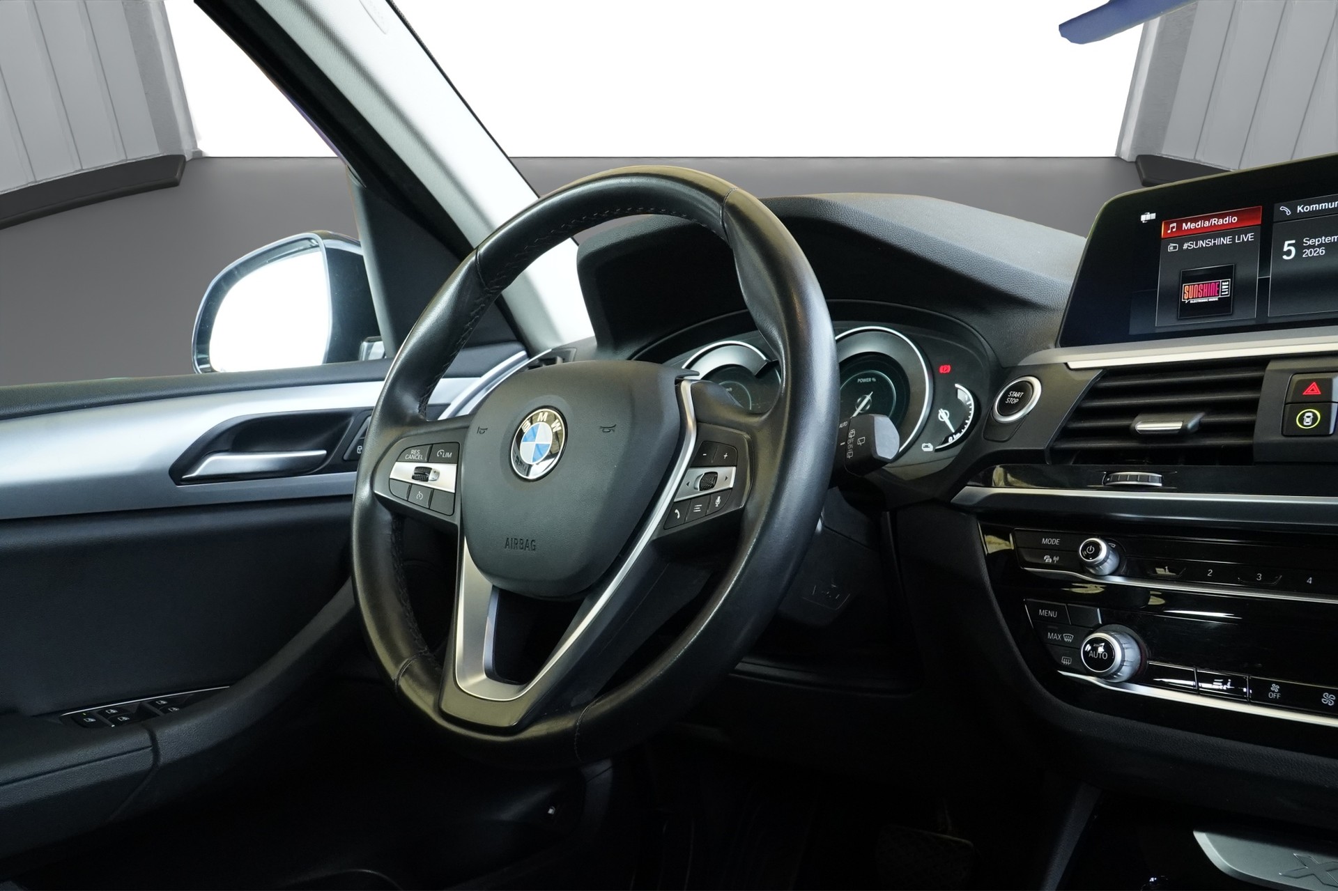 BMW X3 xDrive 30e Steptronic *CH Fahrzeug*-image-12