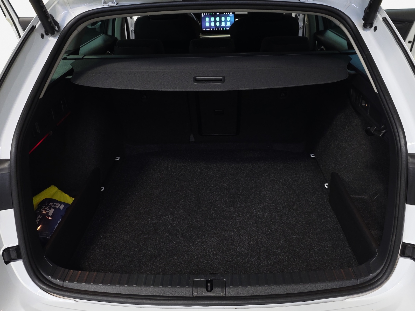 SKODA Octavia Combi 1.5 TSI mHEV DSG Dynamic-image-12