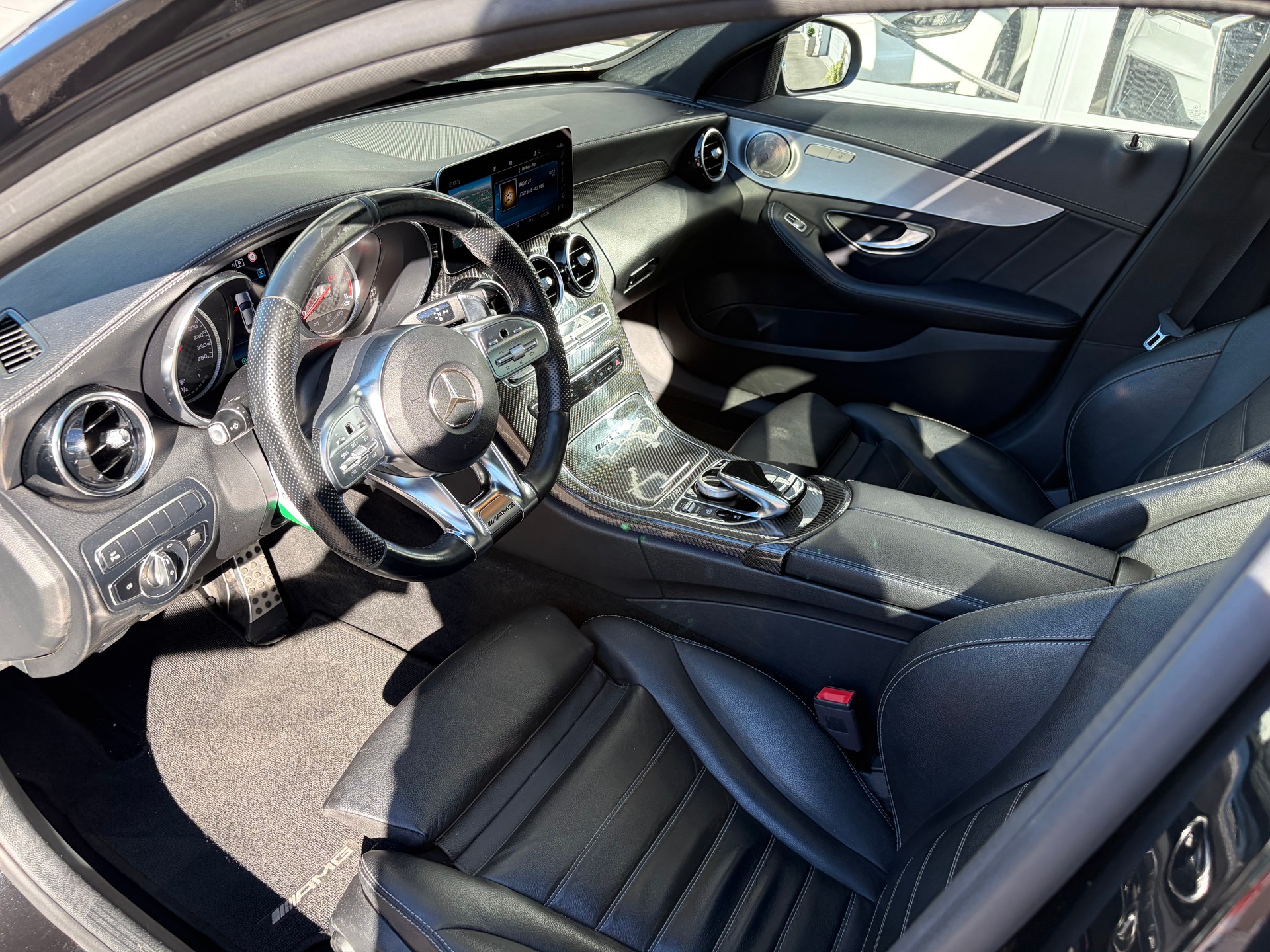 MERCEDES-BENZ C 43 AMG 4Matic 9G-Tronic-image-9