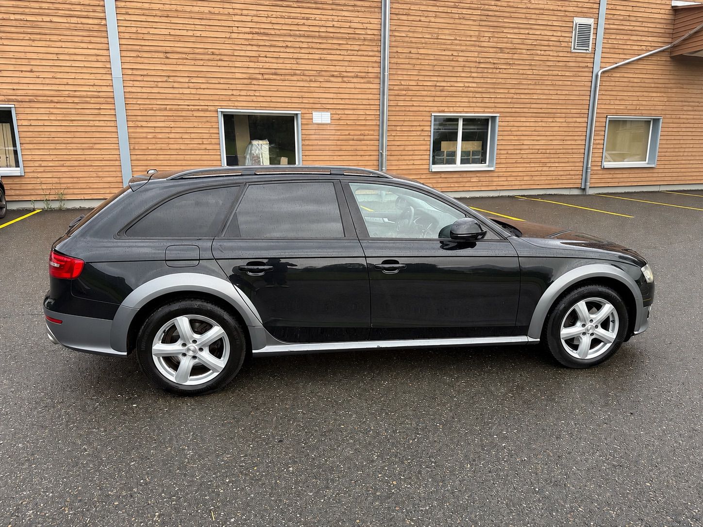AUDI A4 allroad 3.0 TDI quattro S-tronic-image-4