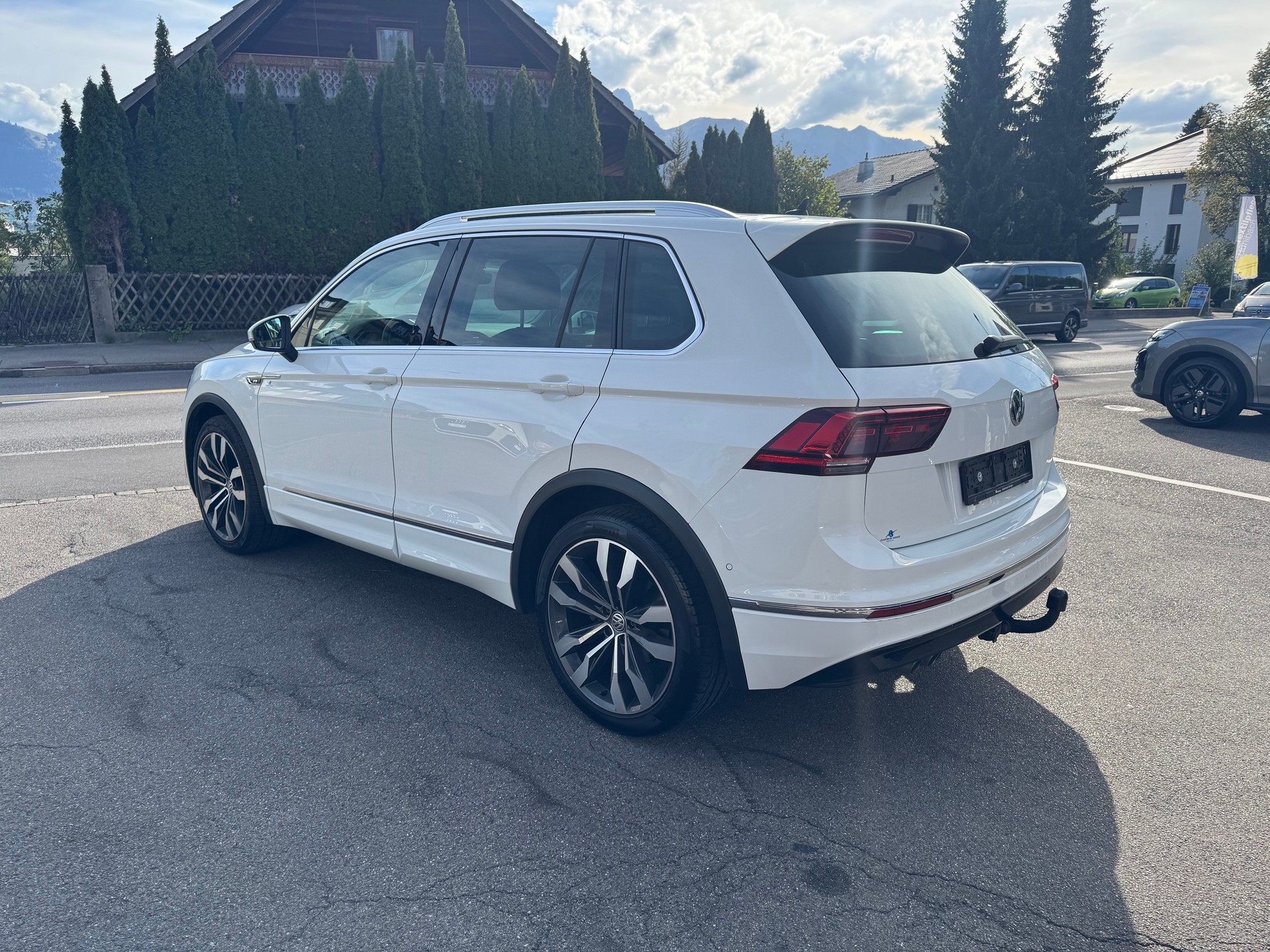 VW Tiguan 2.0 TDI SCR Highline 4Motion DSG-image-7
