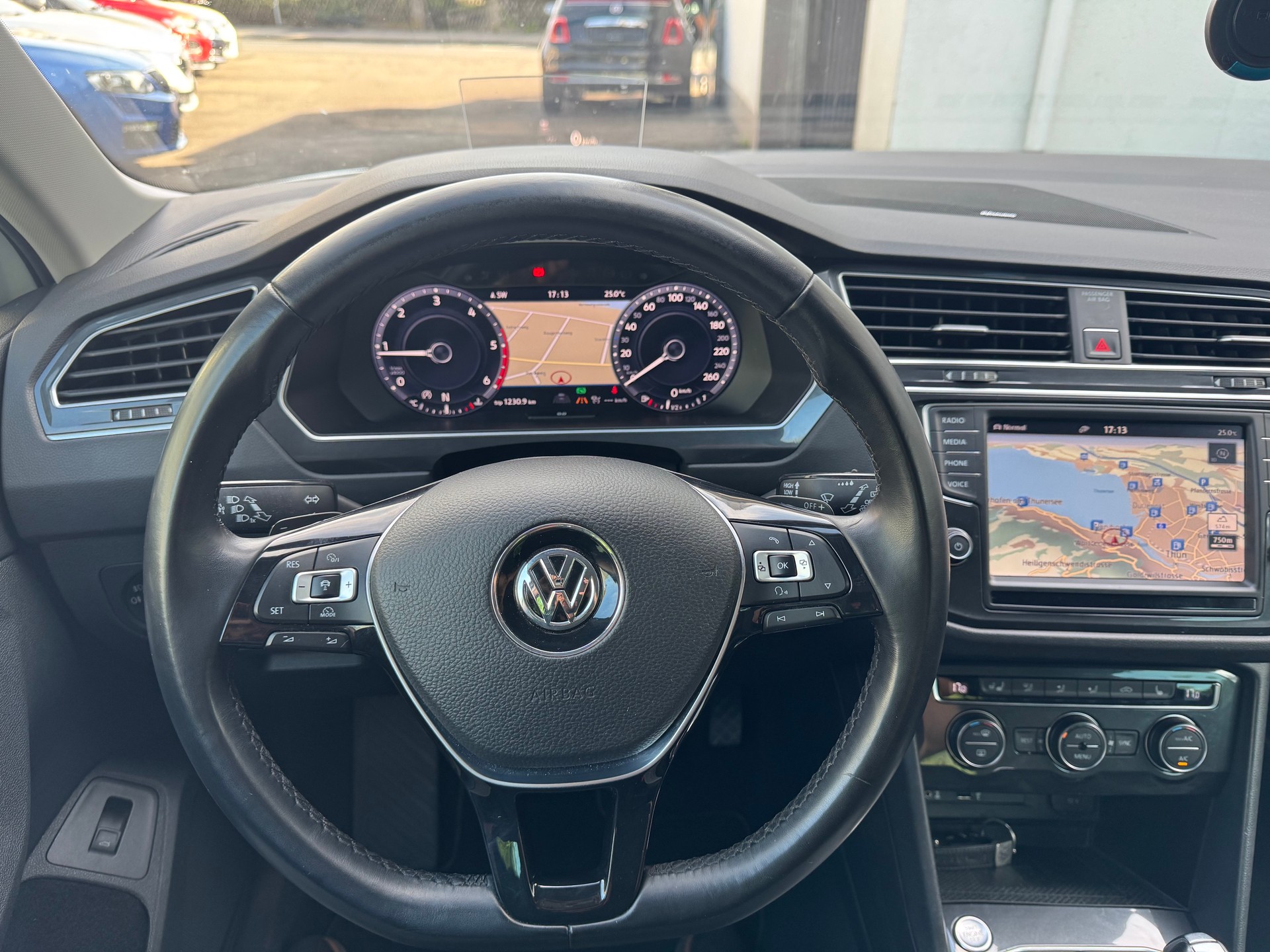 VW Tiguan 2.0 TDI SCR Highline 4Motion DSG-image-18