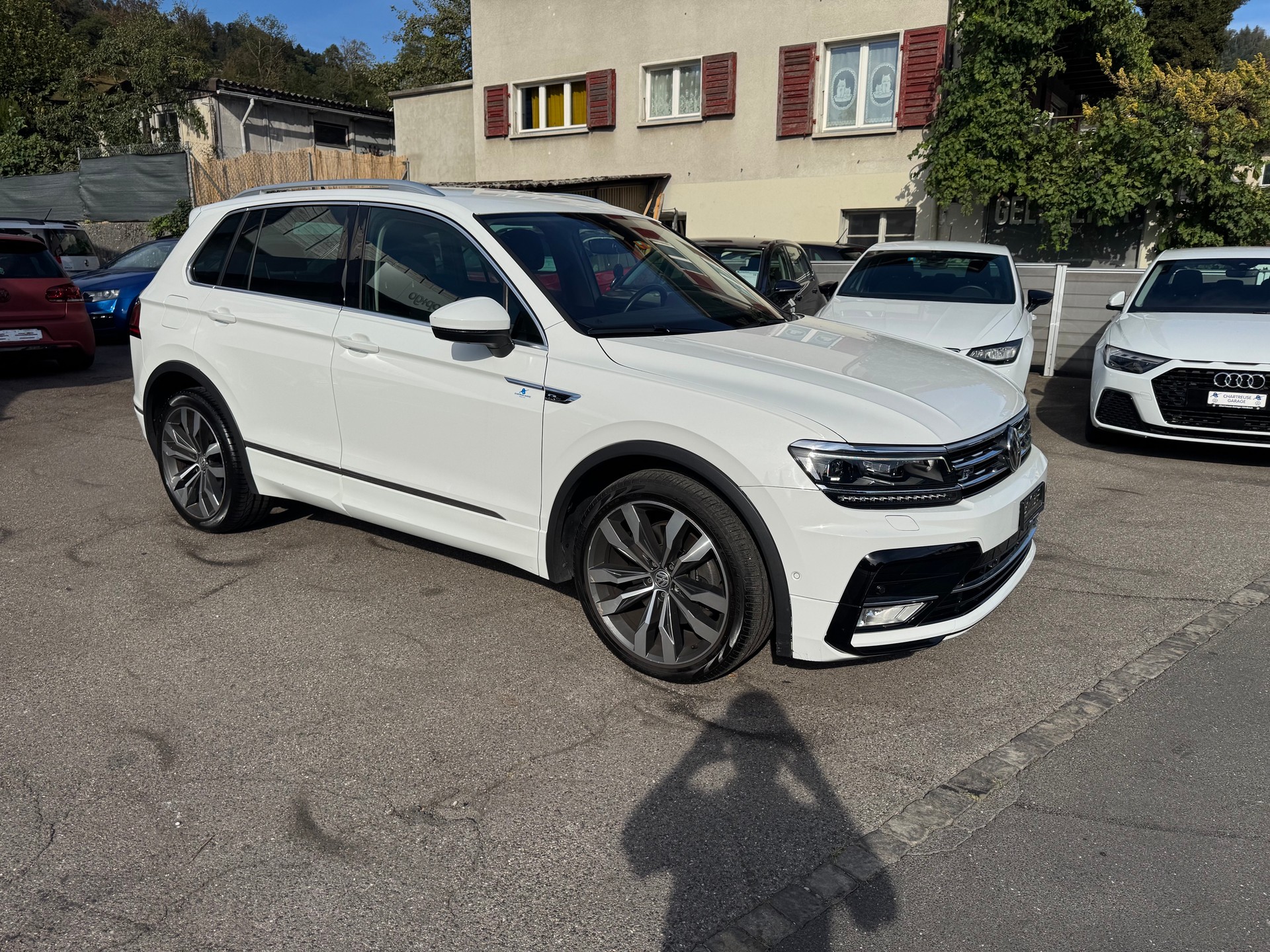 VW Tiguan 2.0 TDI SCR Highline 4Motion DSG-image-3