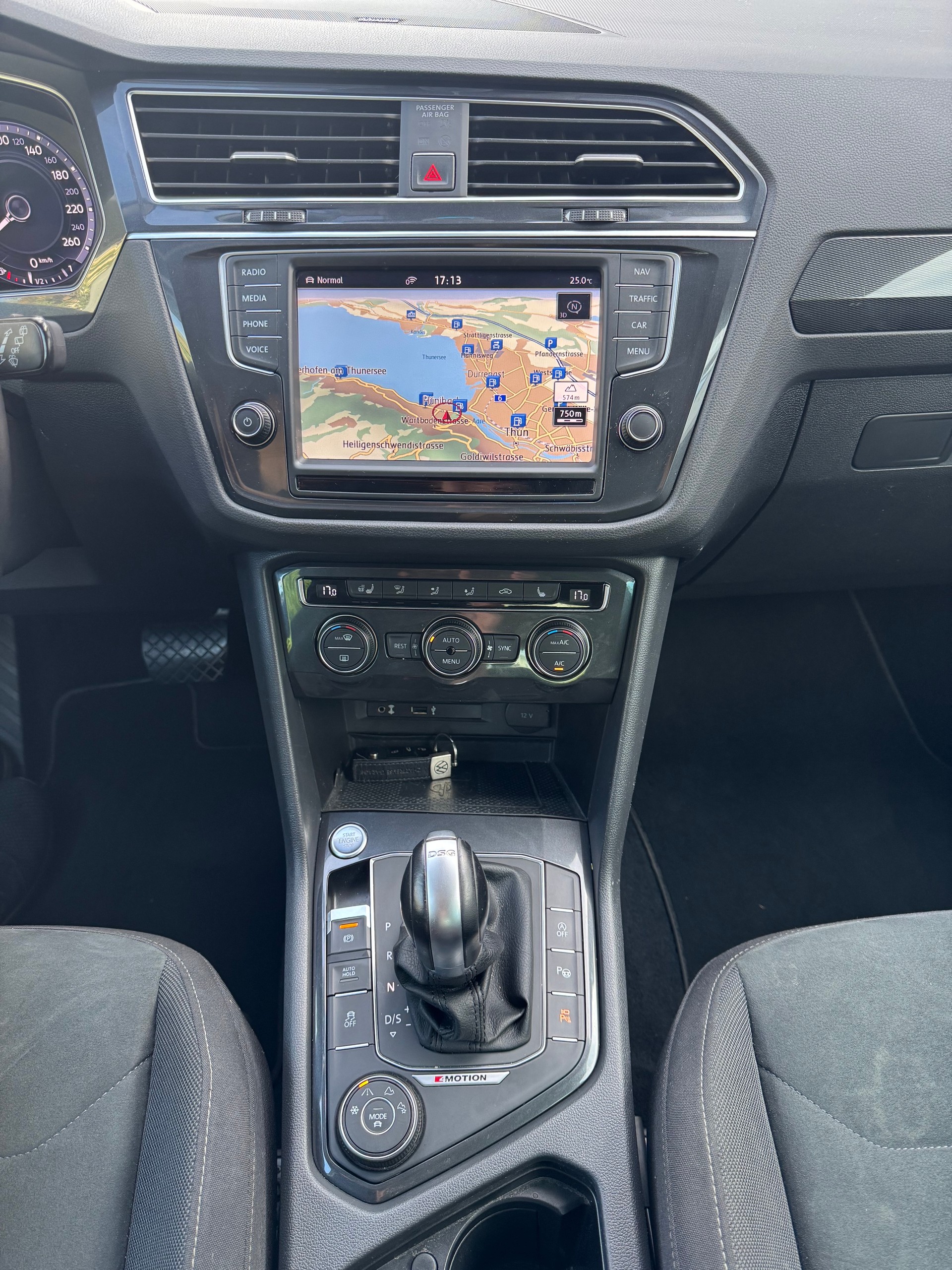 VW Tiguan 2.0 TDI SCR Highline 4Motion DSG-image-17