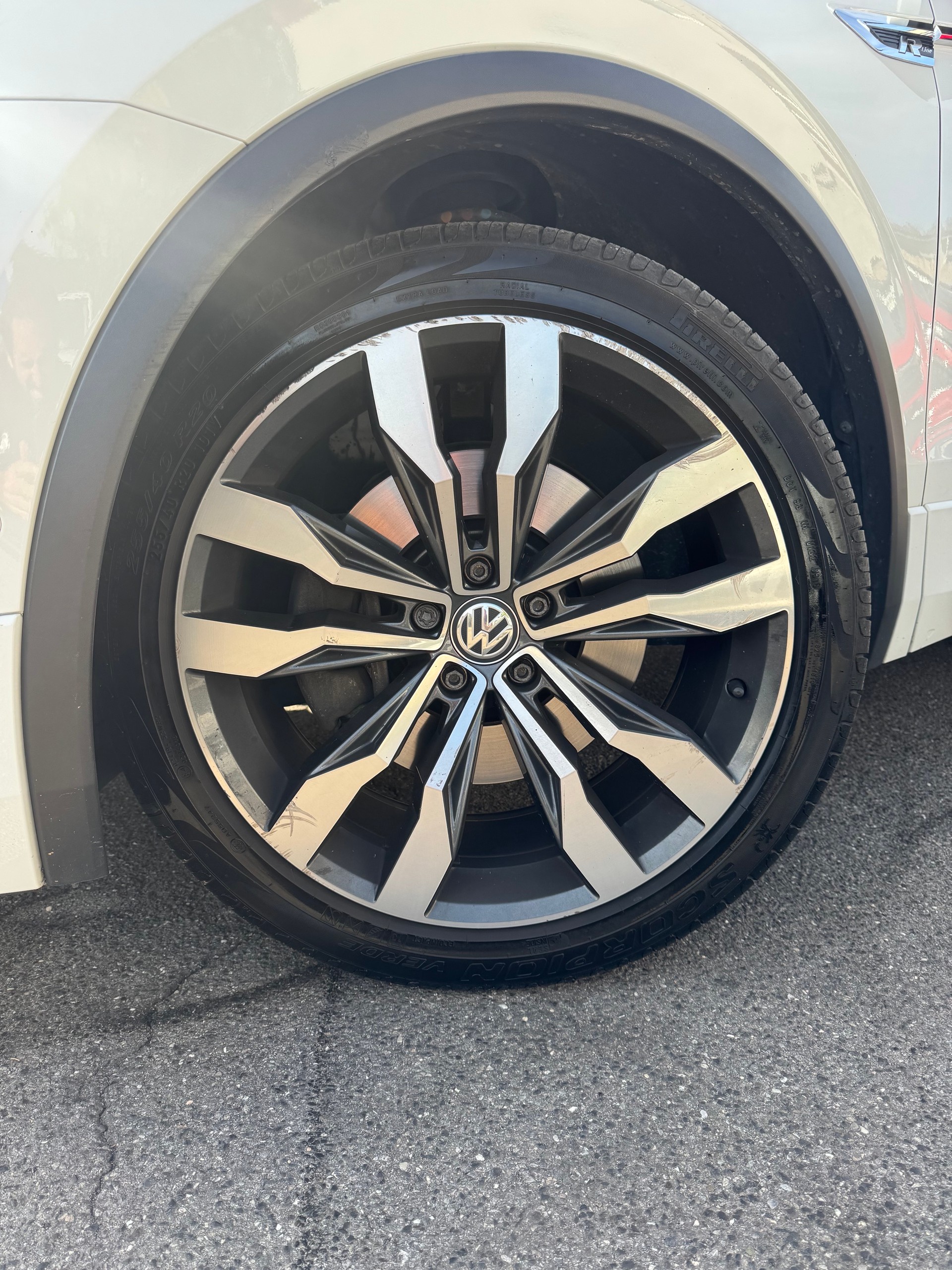 VW Tiguan 2.0 TDI SCR Highline 4Motion DSG-image-1