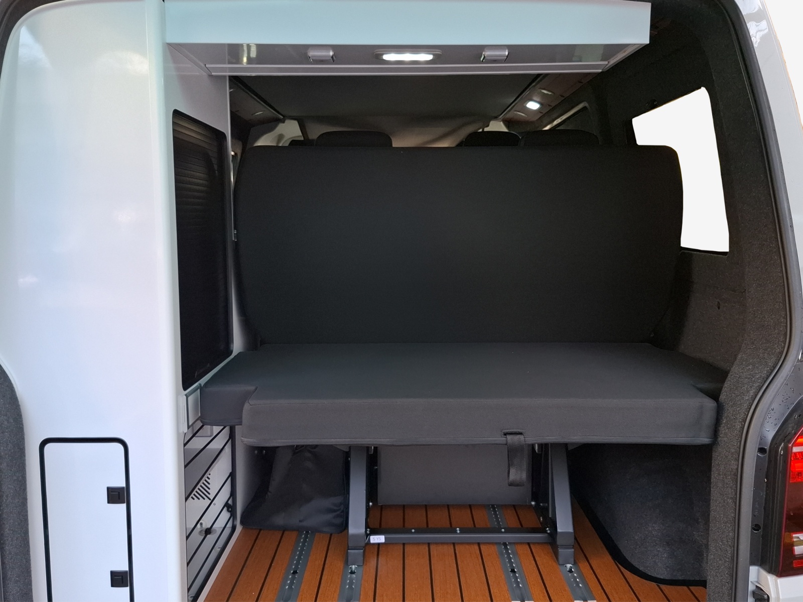 VW T6.1 2.0 TDI Envia Free 4Motion DSG-image-12