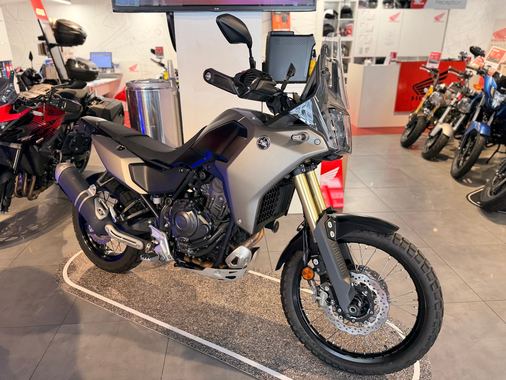 YAMAHA Tenere 700-showroom-element-2
