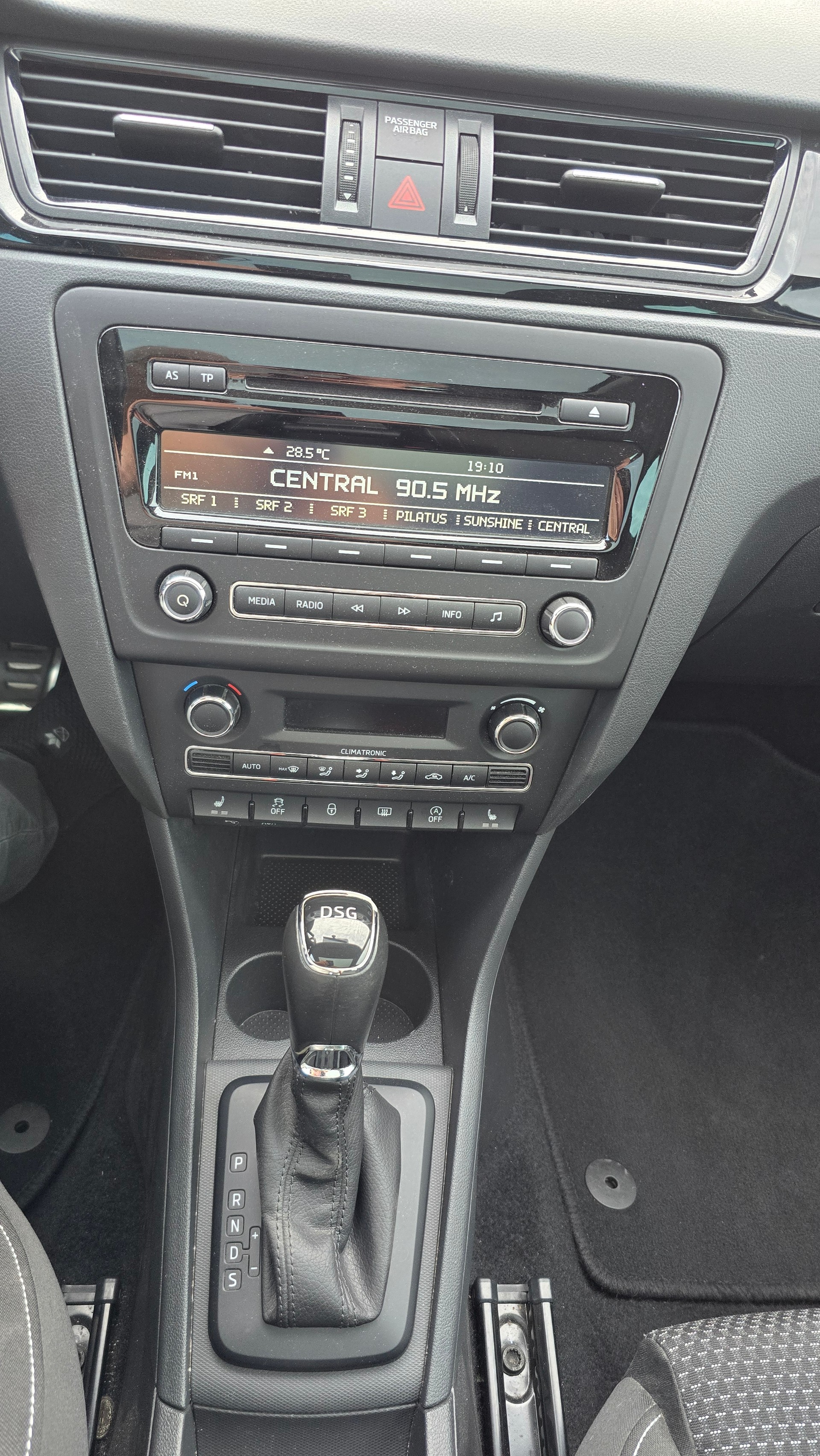 SKODA 1.4 TSI Ambition DSG-image-11