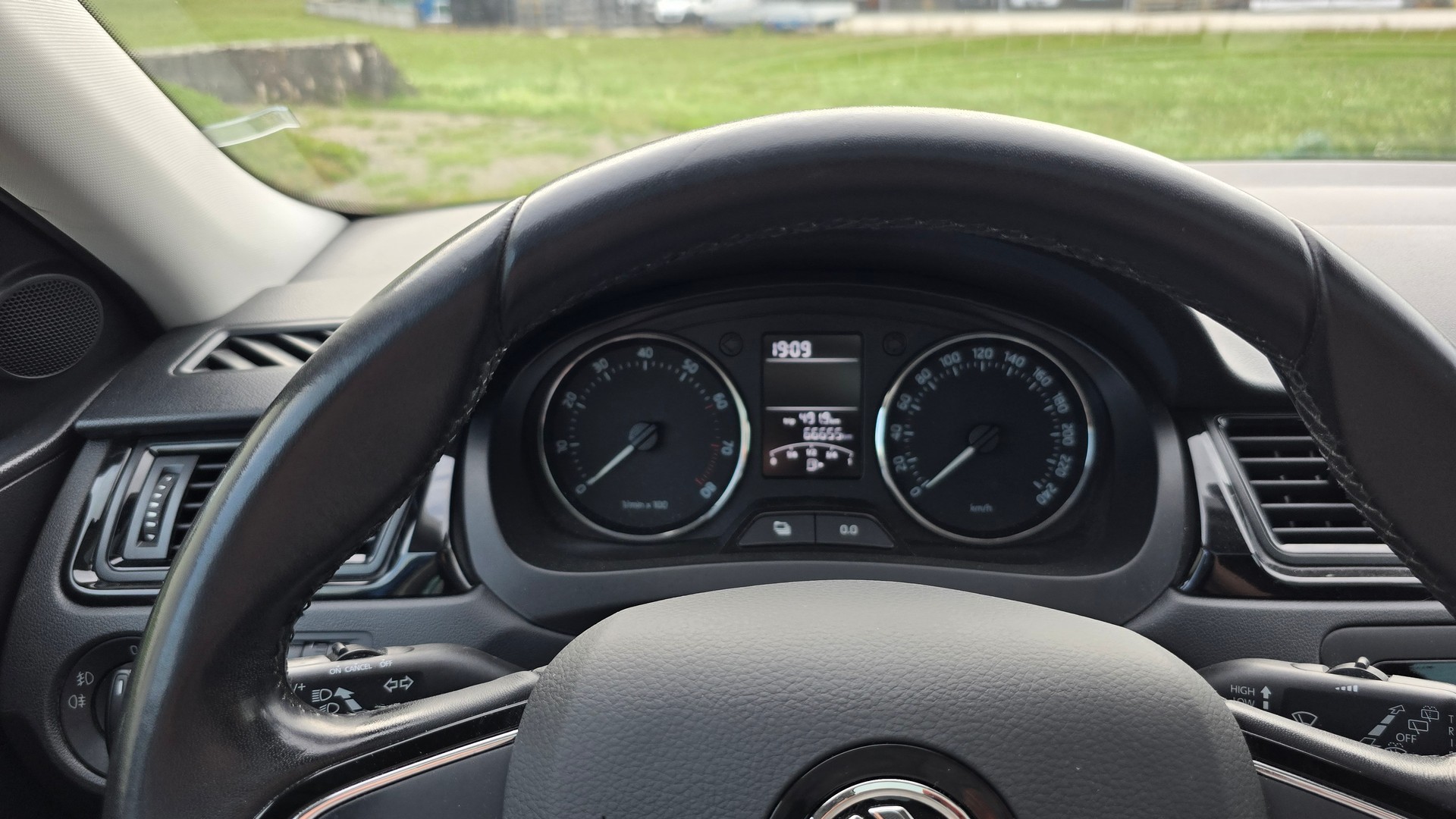 SKODA 1.4 TSI Ambition DSG-image-13